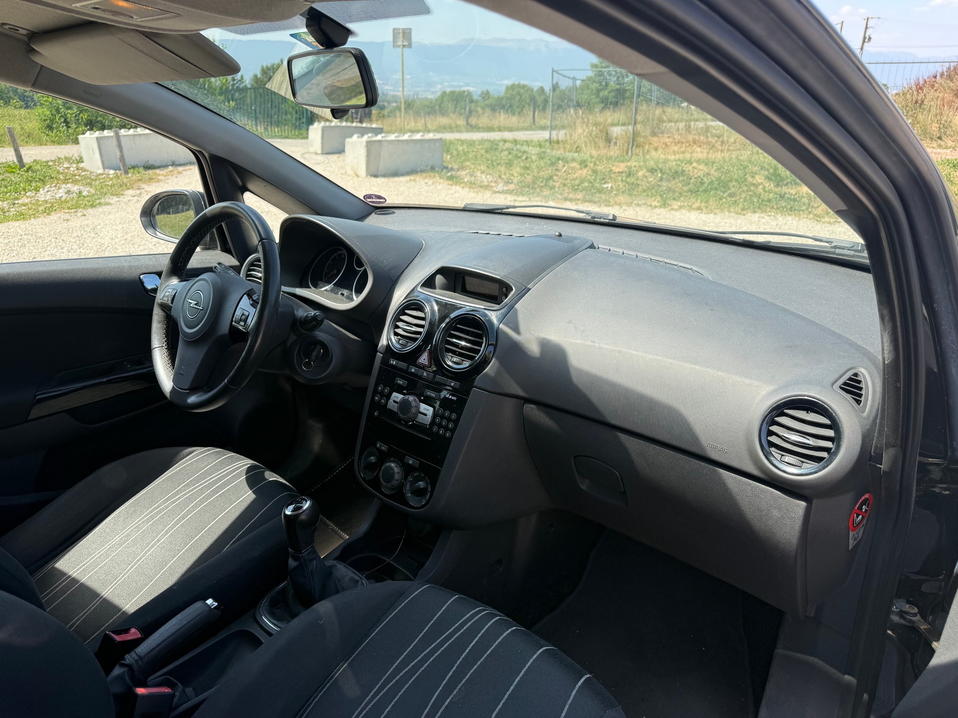 OPEL Corsa 1.4 TP Color Edition-image-10