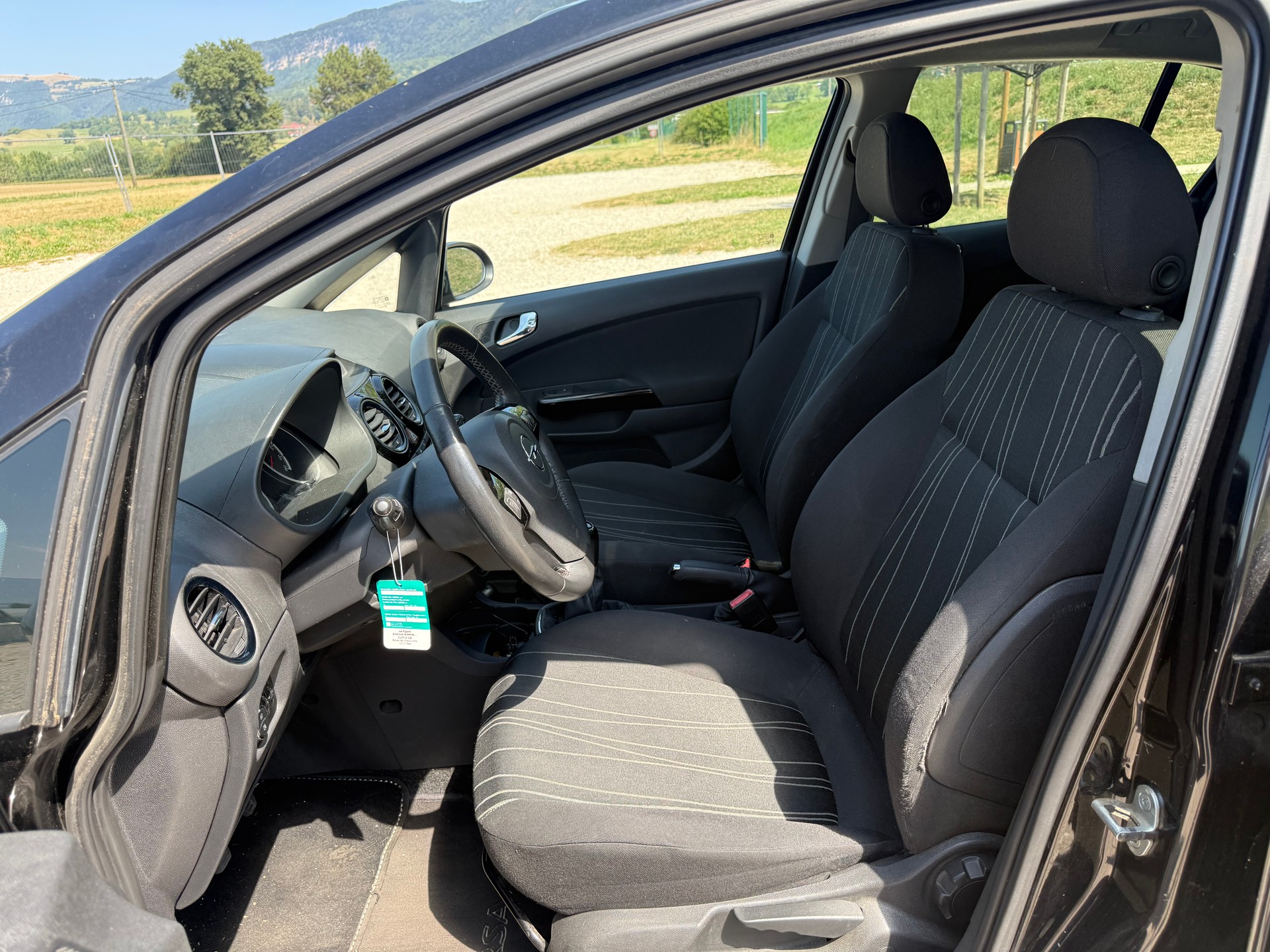 OPEL Corsa 1.4 TP Color Edition-image-9