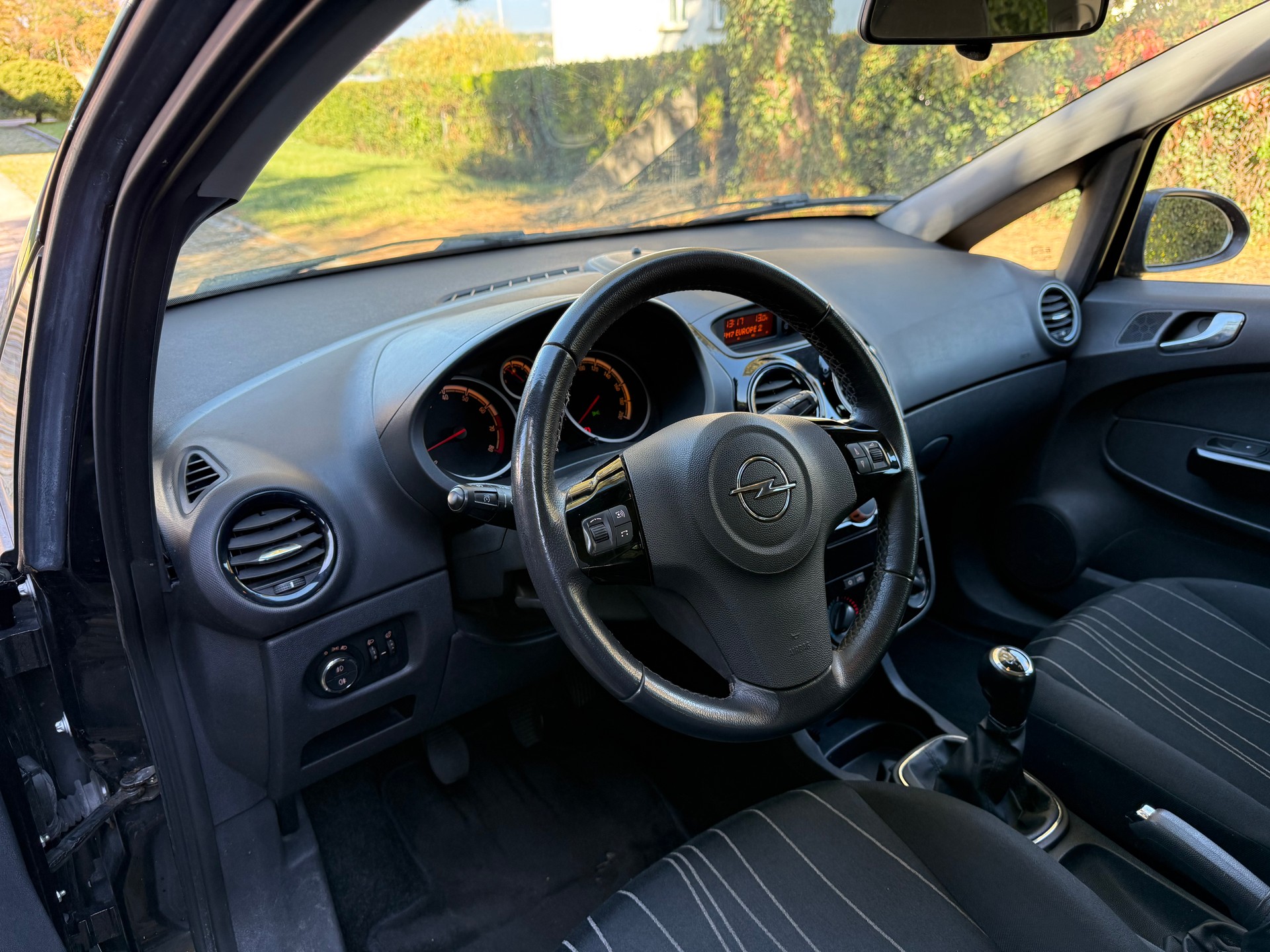 OPEL Corsa 1.4 TP Color Edition-image-8