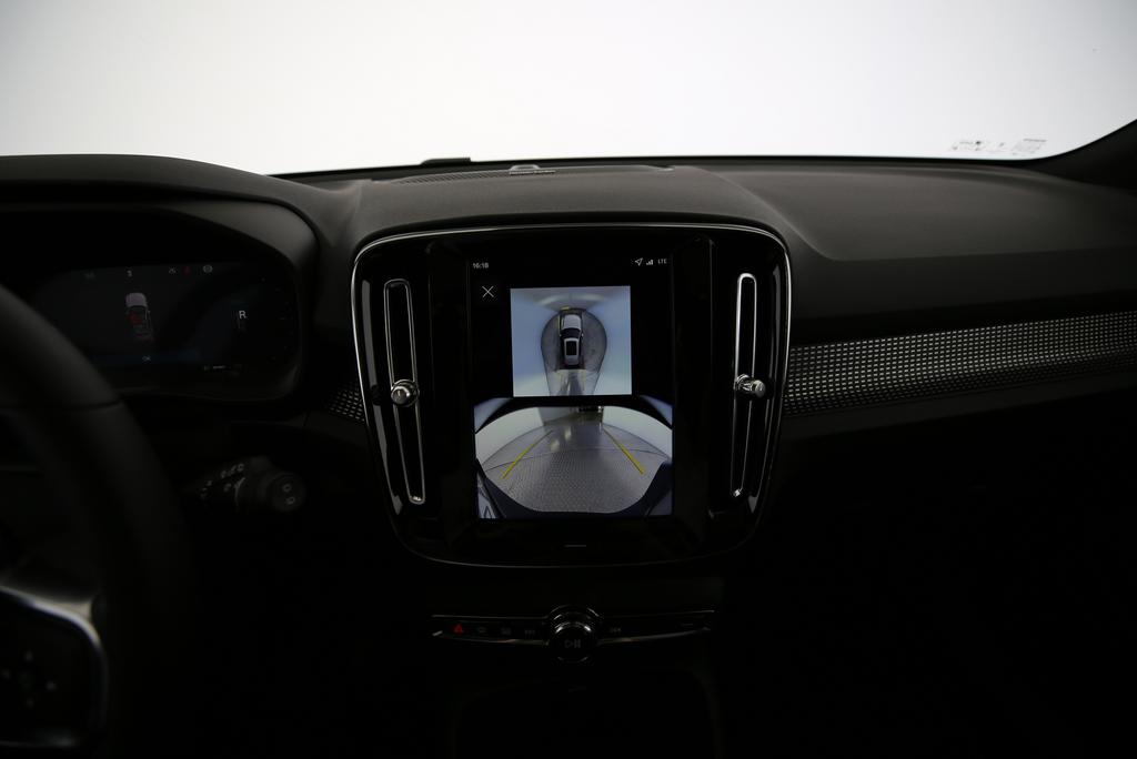 VOLVO EX40 Twin Ultra AWD-image-7