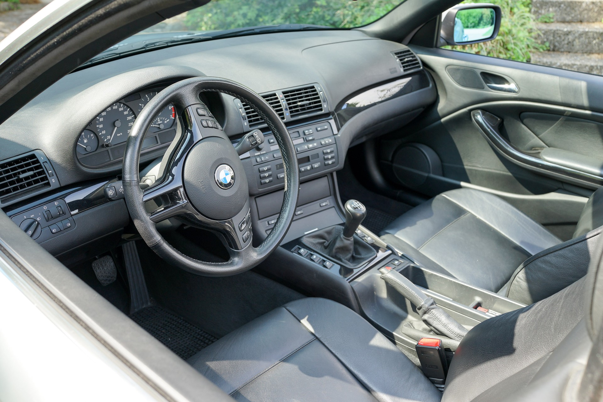 BMW 325Ci-image-6