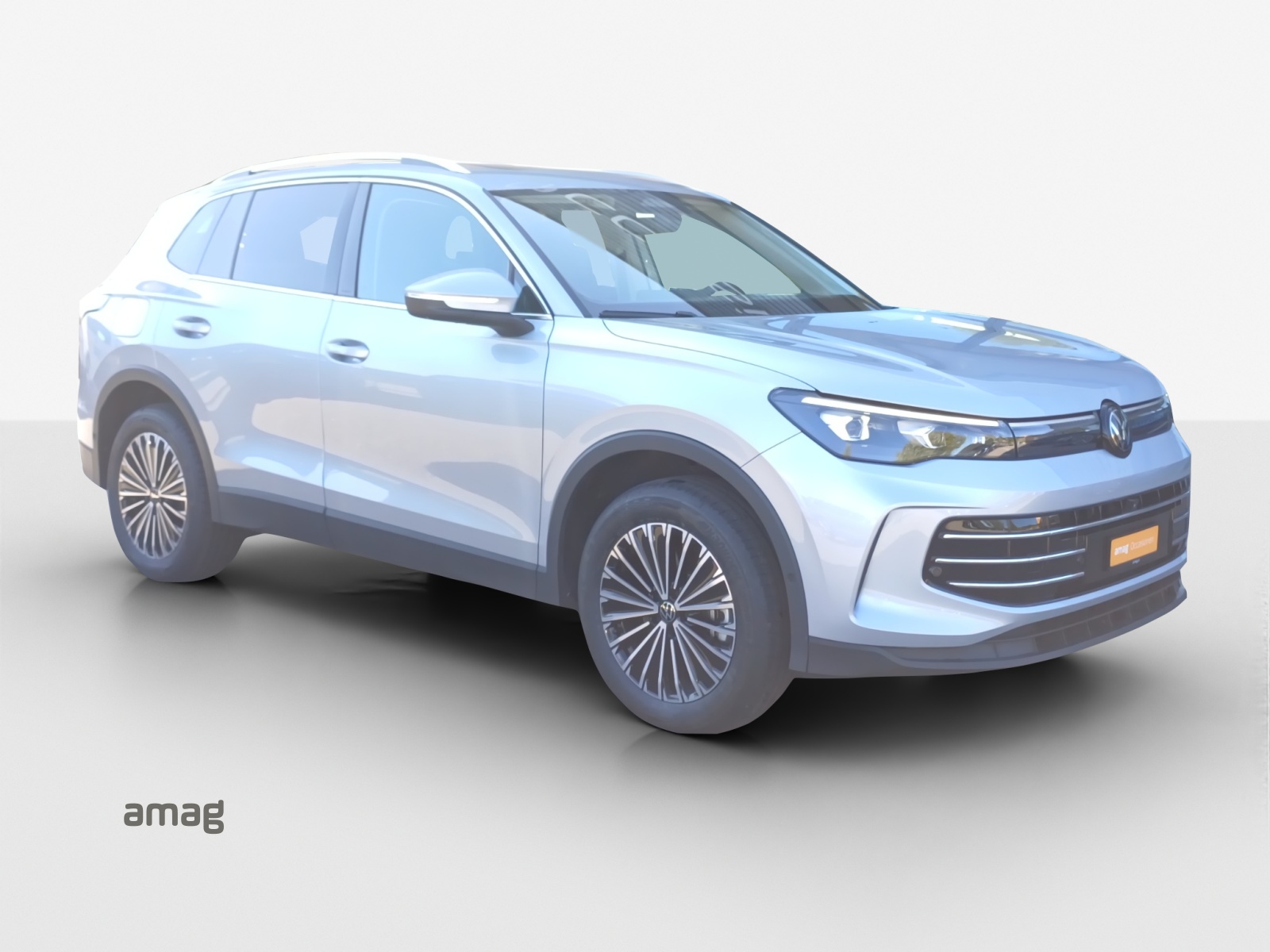 VW Tiguan 2.0 TSI DSG Elegance 4Motion-image-5