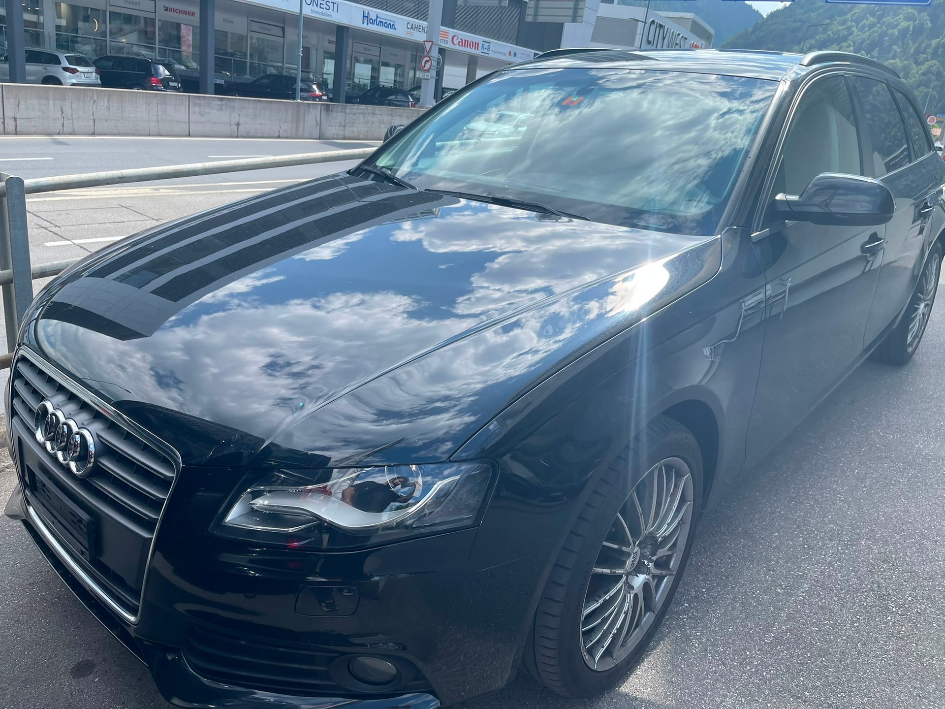 AUDI A4 Avant 1.8 TFSI-image-1