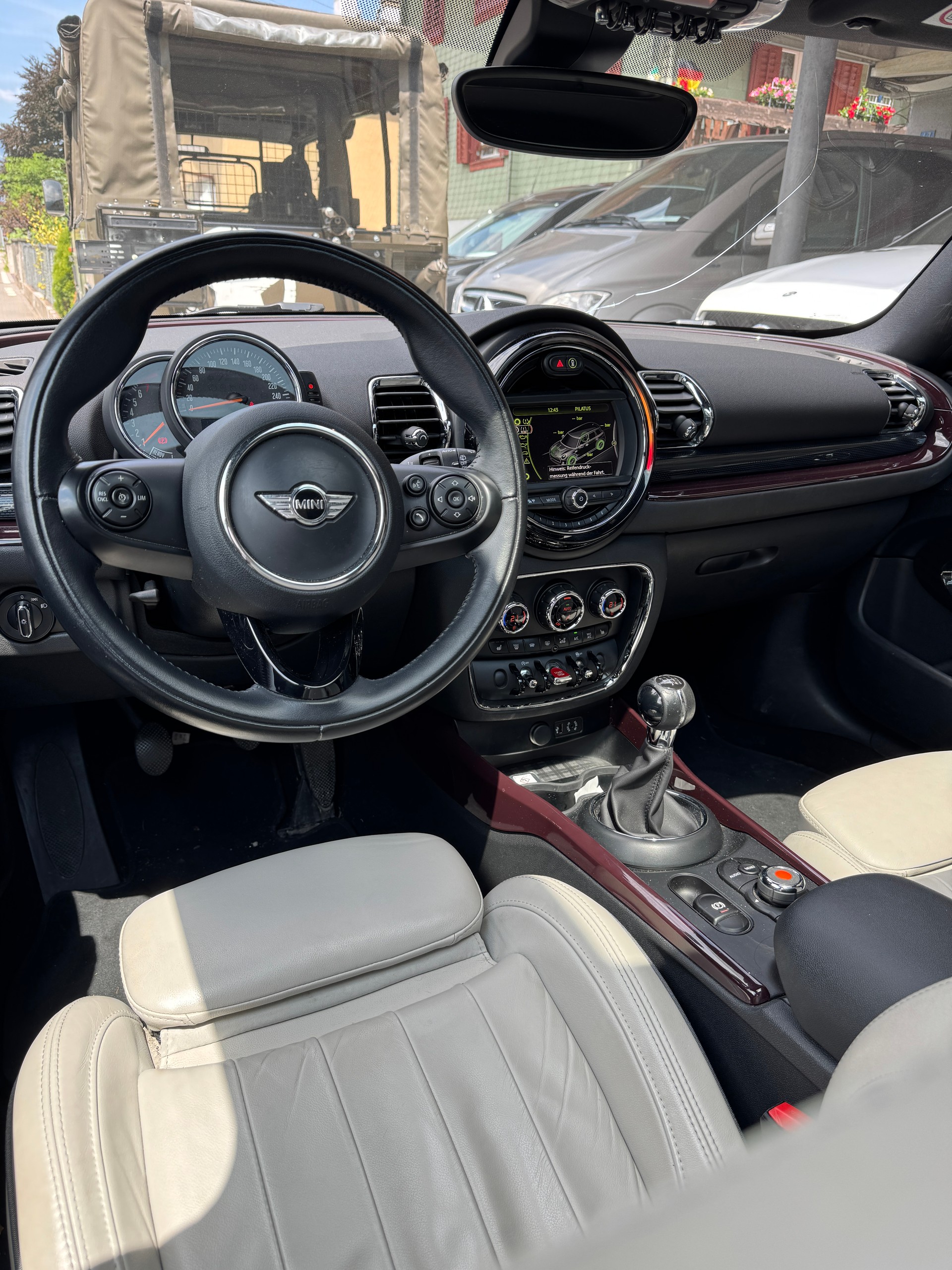 MINI Clubman Cooper S ALL4-image-6