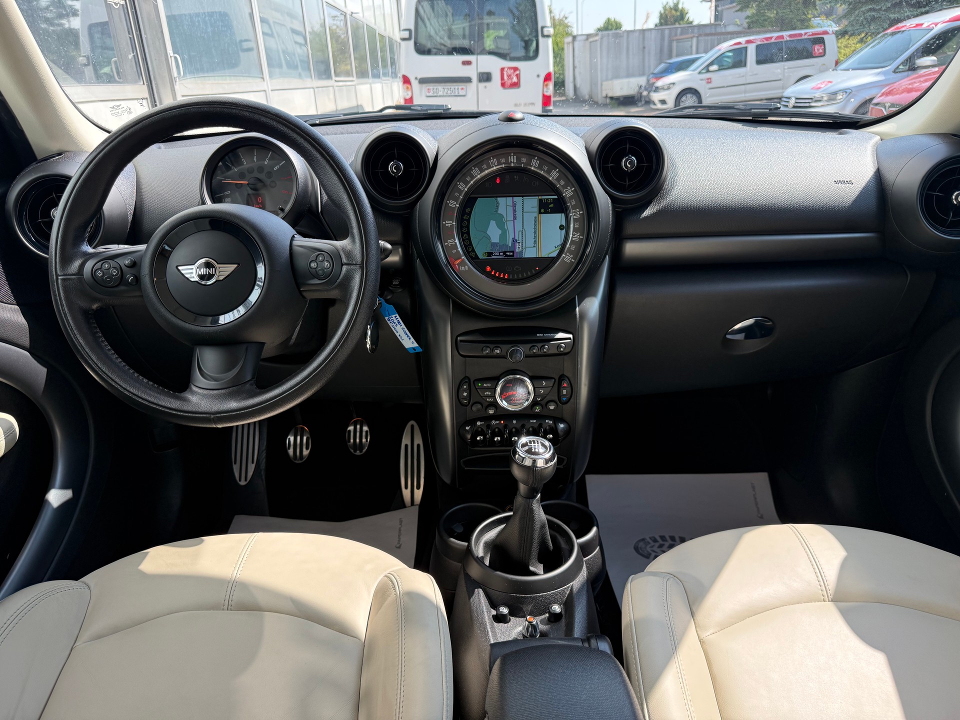 MINI Countryman Cooper S ALL4 || Frisch ab MFK-image-10