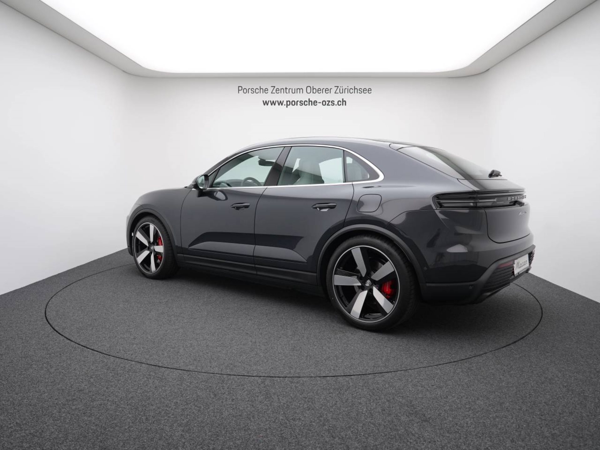 PORSCHE Macan 4S-image-2