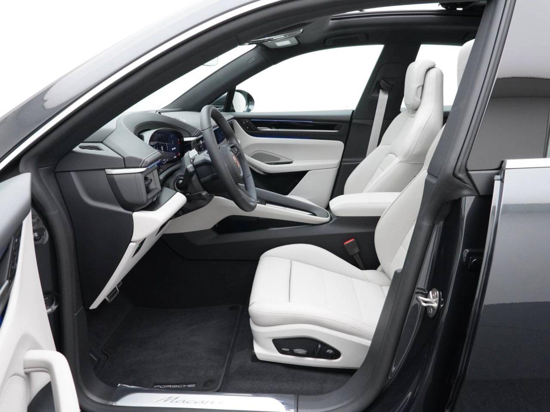 PORSCHE Macan 4S-image-4