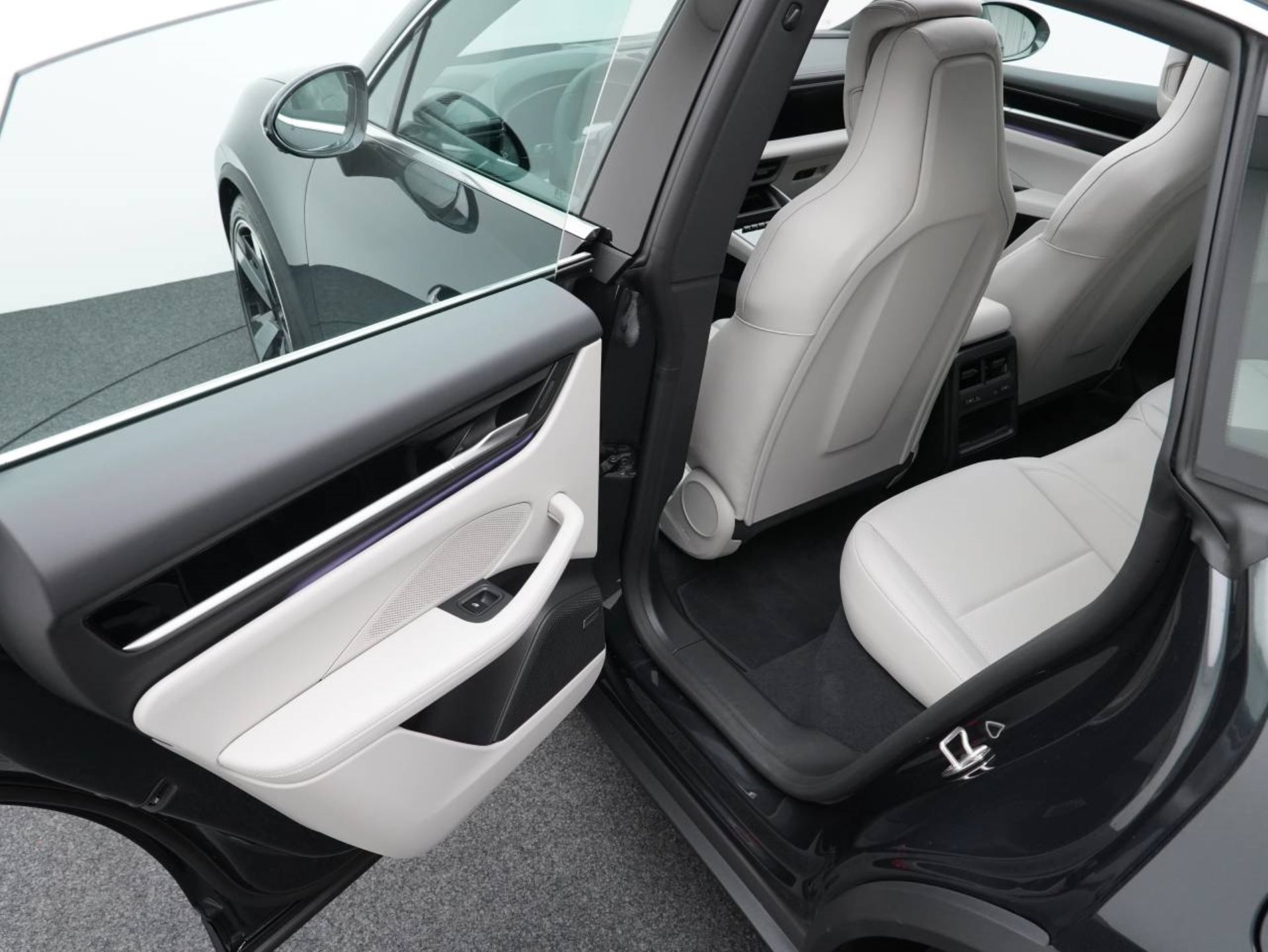 PORSCHE Macan 4S-image-27
