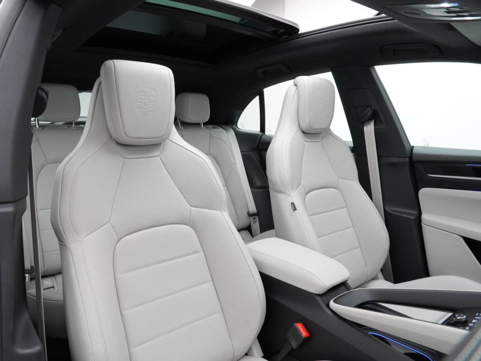 PORSCHE Macan 4S-image-26