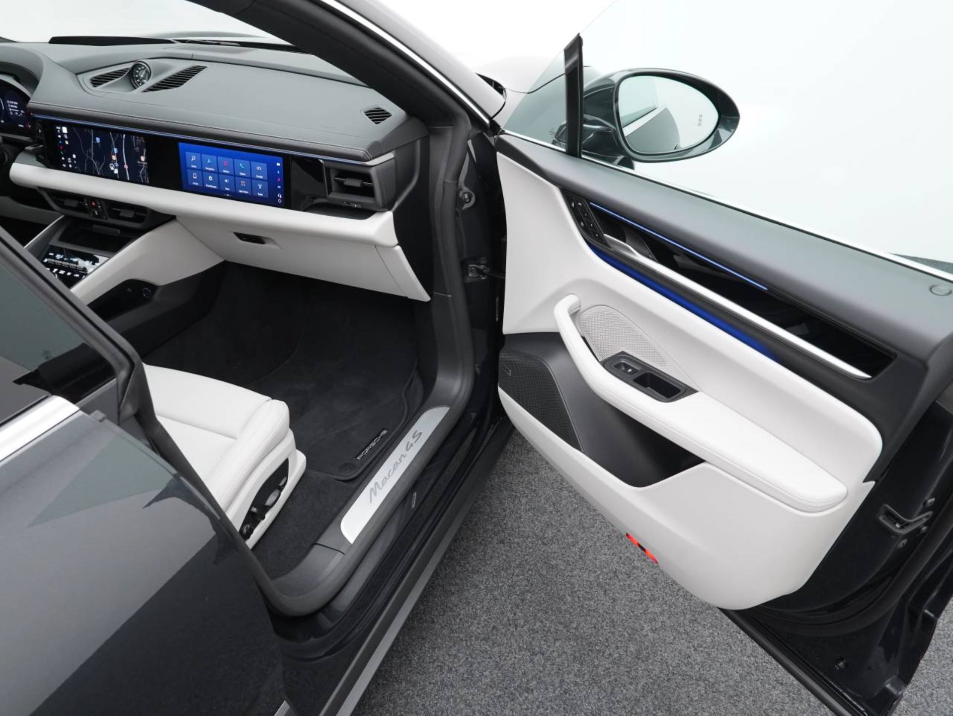 PORSCHE Macan 4S-image-23