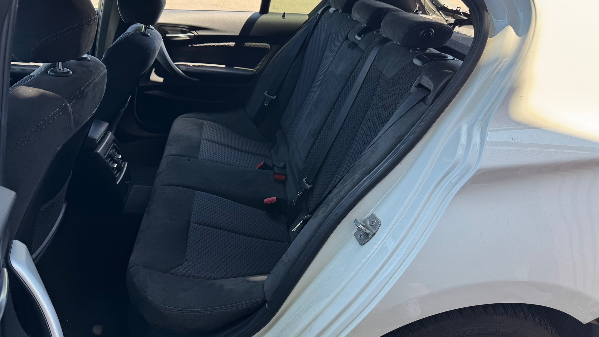 BMW M135i xDrive Steptronic-image-10