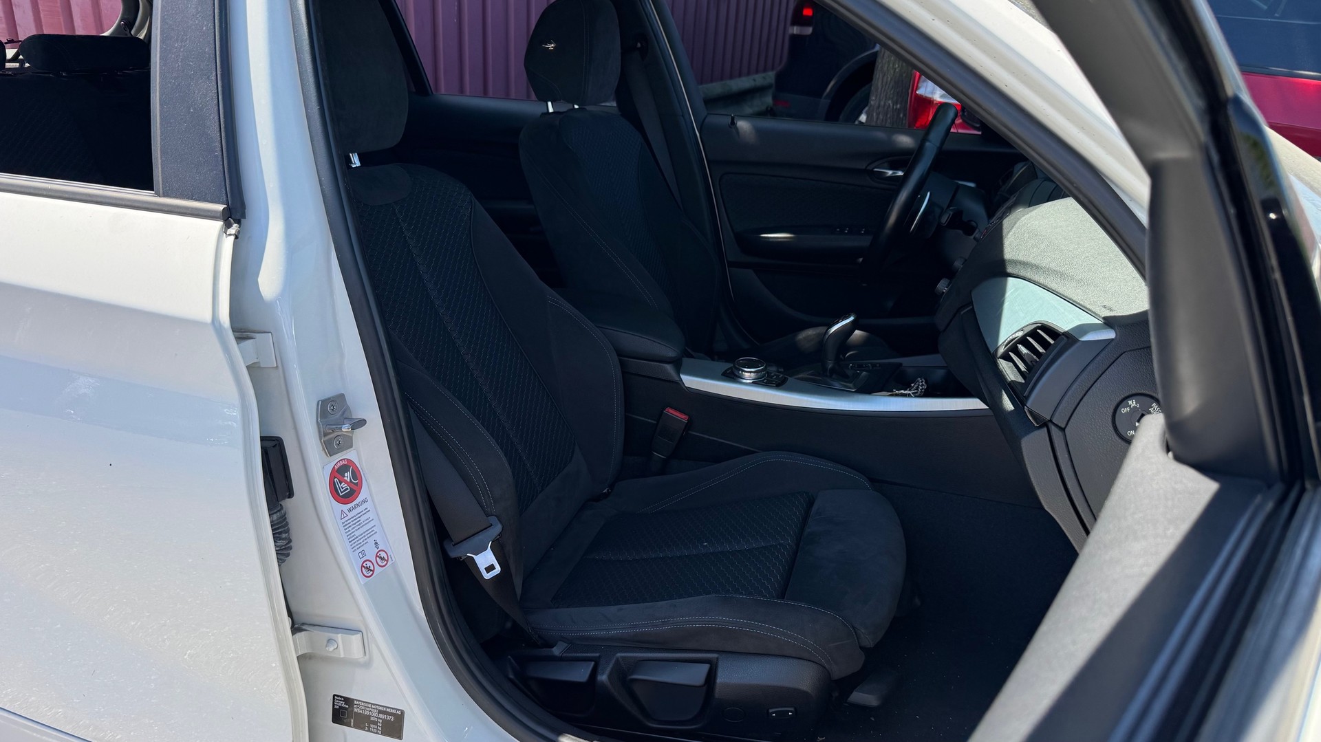 BMW M135i xDrive Steptronic-image-12