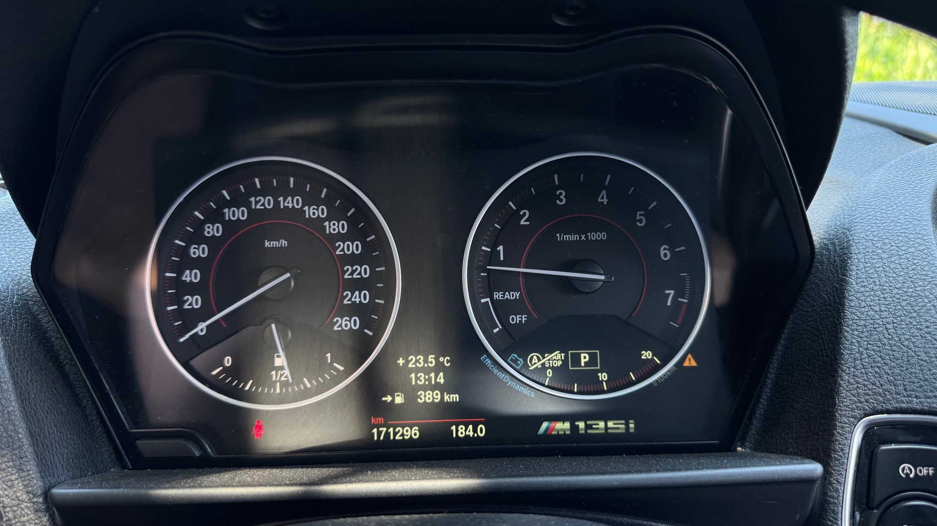 BMW M135i xDrive Steptronic-image-15