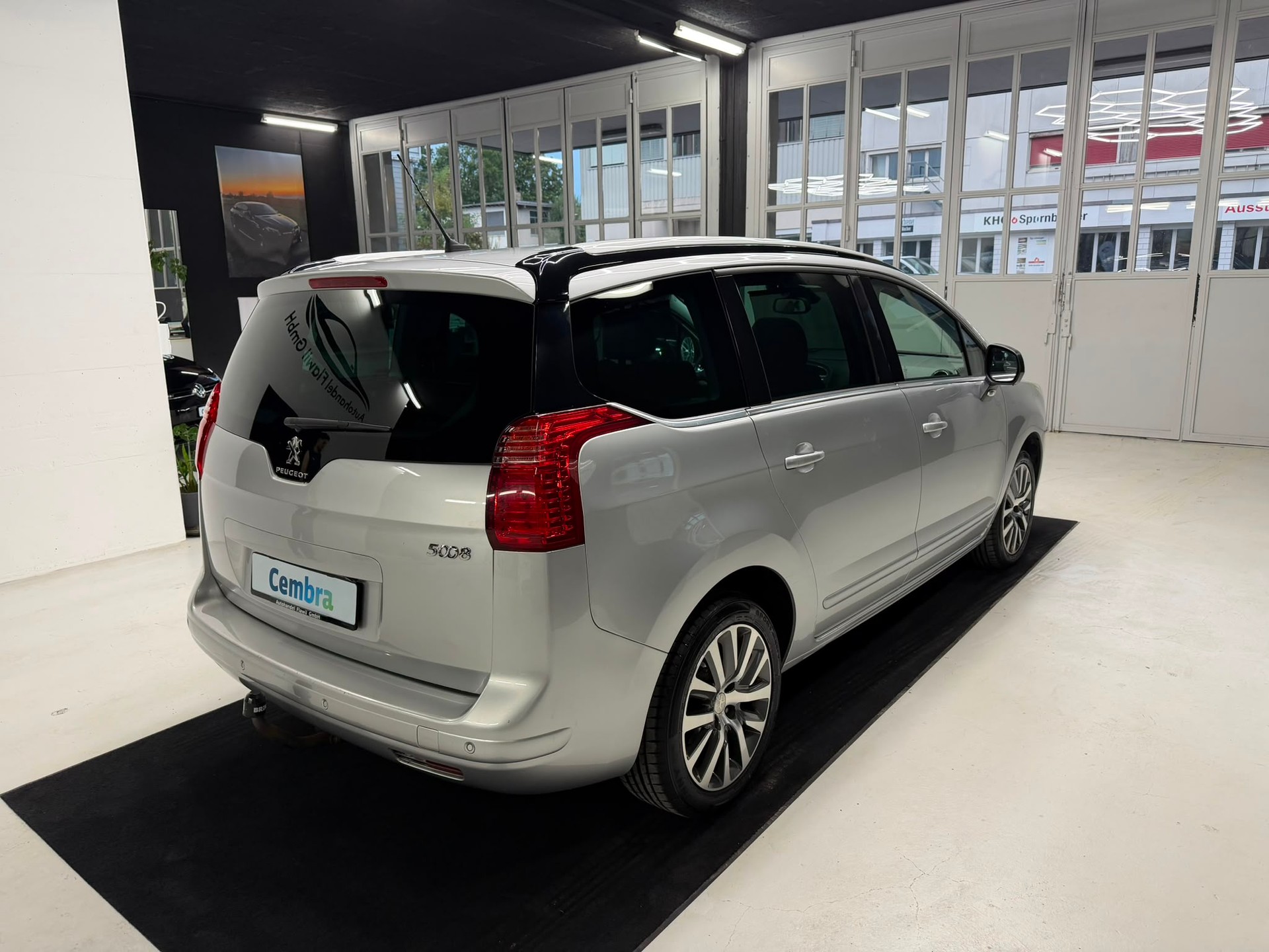 PEUGEOT 5008 1.6 THP Allure Tiptronic-image-14