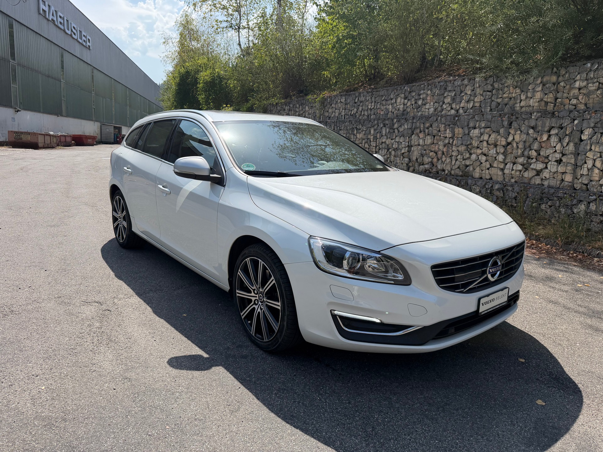 VOLVO V60 T6 AWD Summum Geartronic-image-0