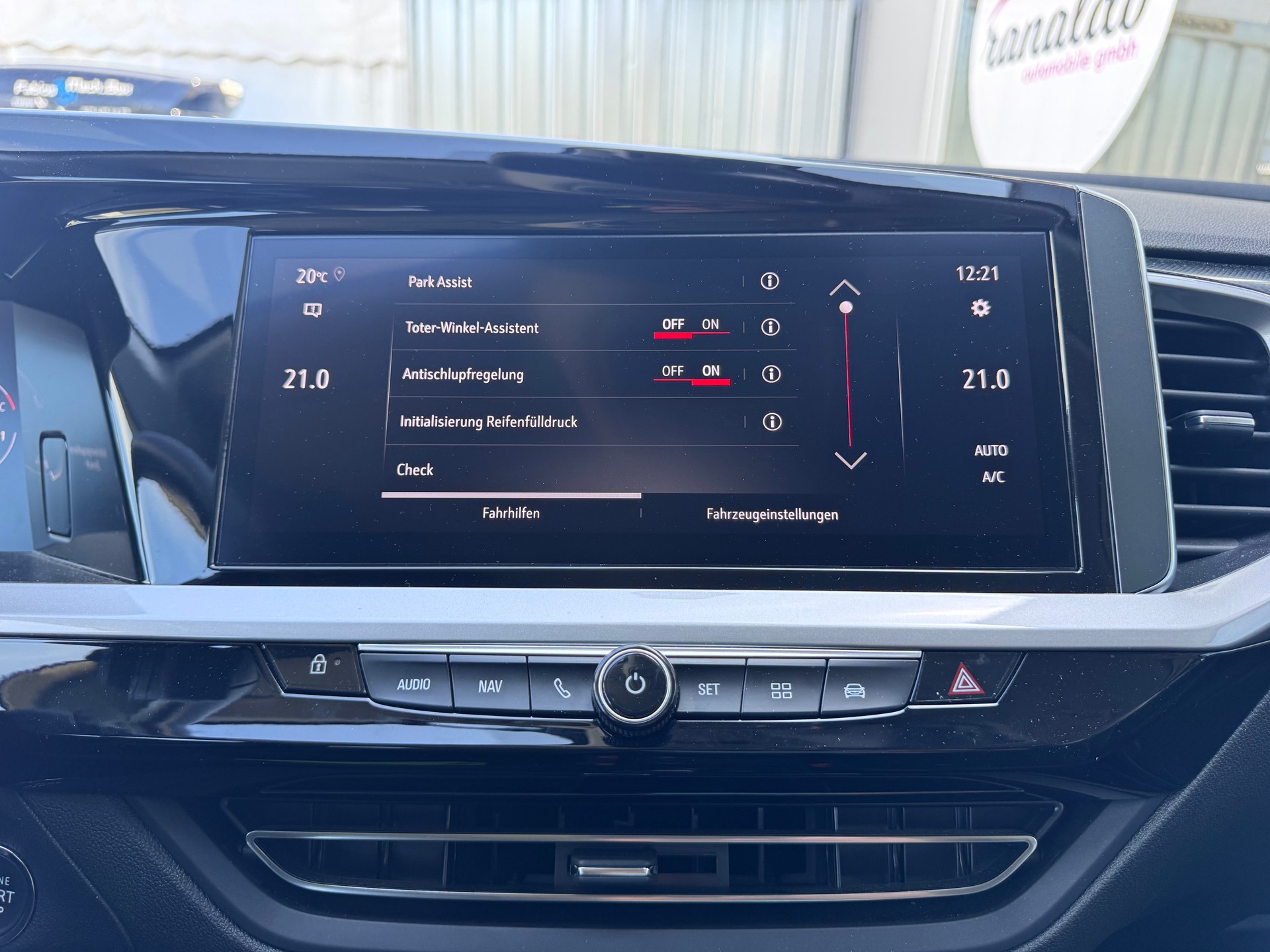 OPEL Grandland 1.2i TP GS Line+Automat+Navigation+Bluetooth+Rückfahrkamera+ACC+Getönte Scheiben+Sitz-/Lenkradheizung+LED +-image-23