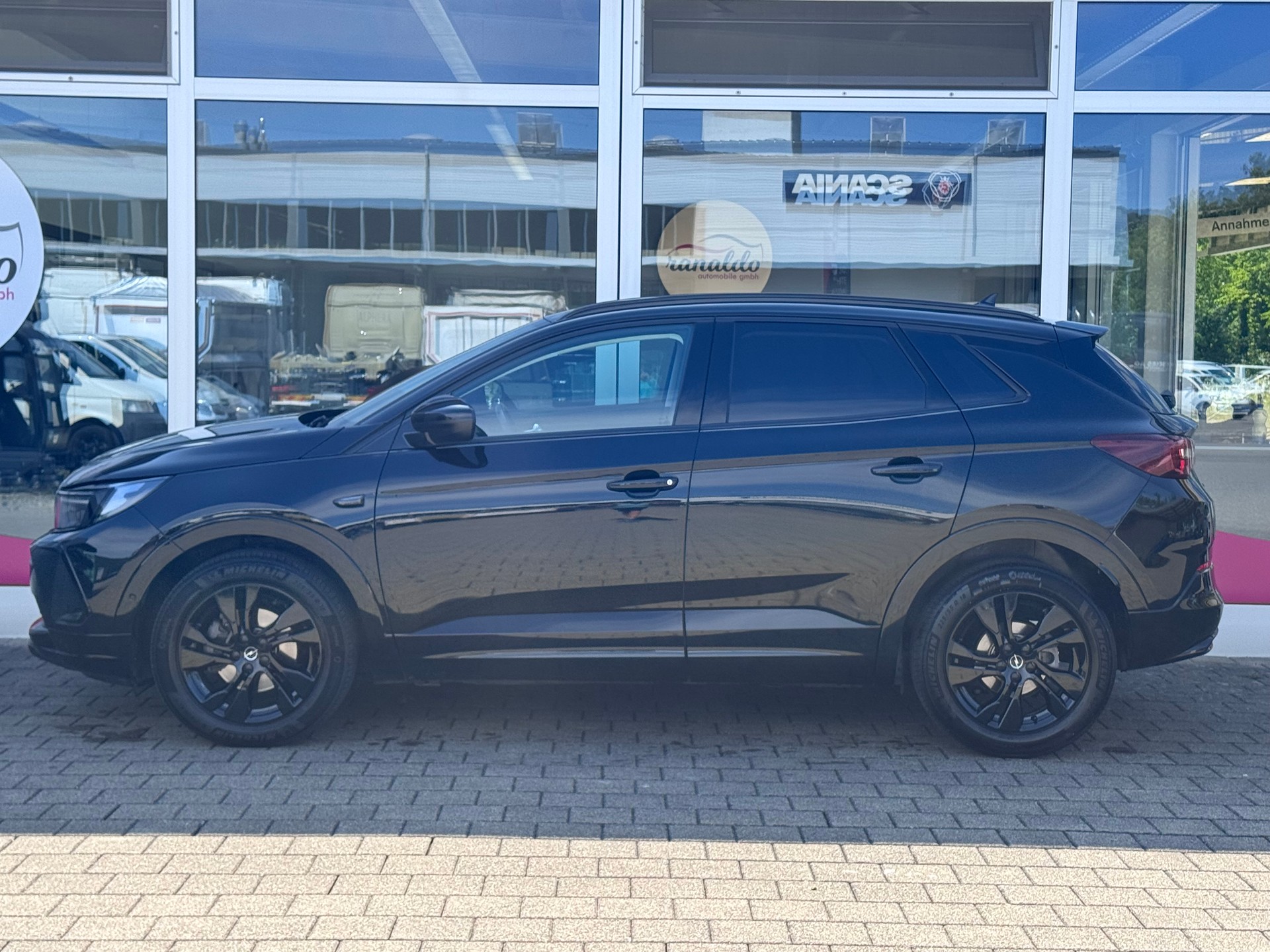 OPEL Grandland 1.2i TP GS Line+Automat+Navigation+Bluetooth+Rückfahrkamera+ACC+Getönte Scheiben+Sitz-/Lenkradheizung+LED +-image-4