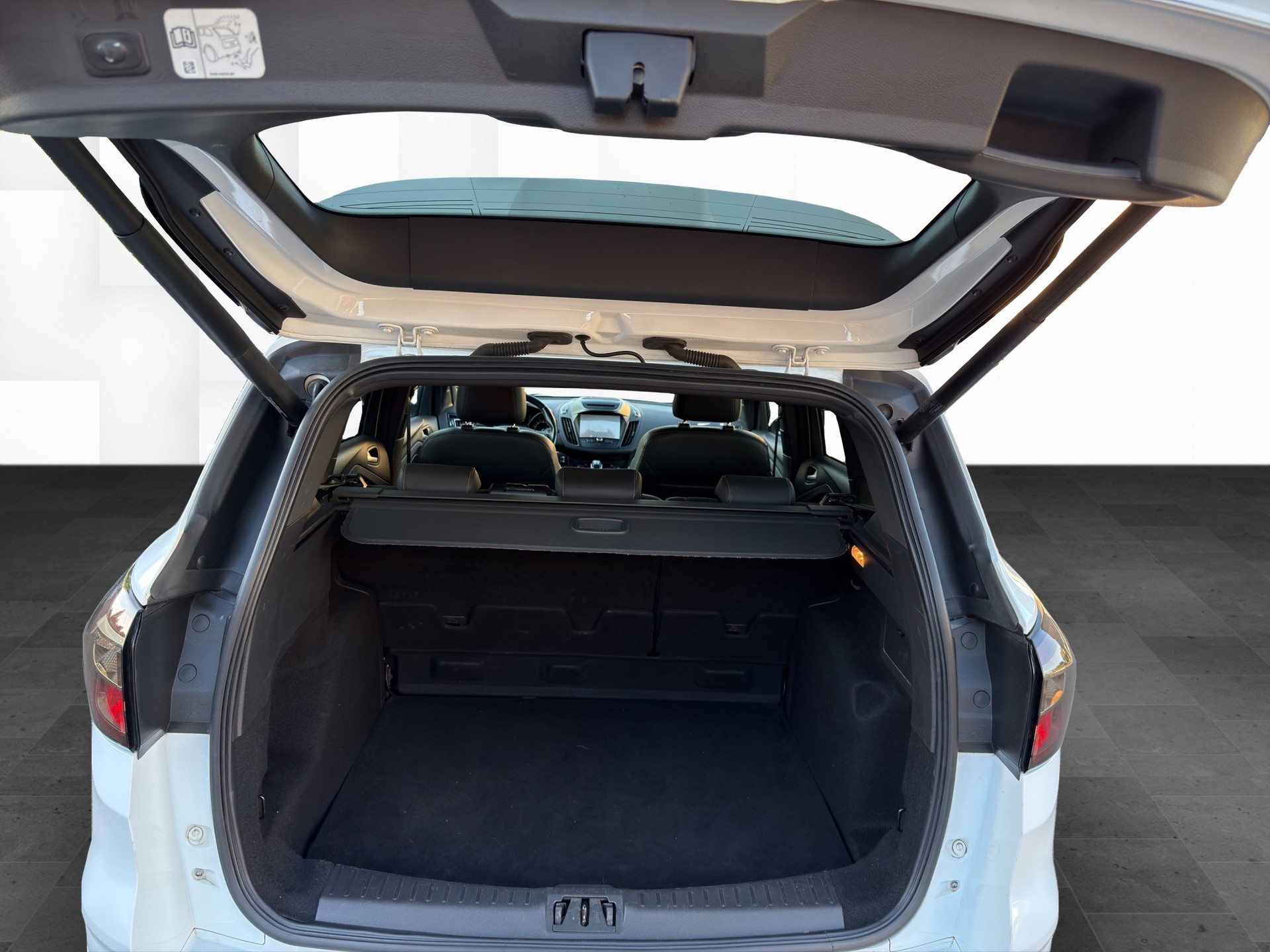 FORD Kuga 2.0 TDCi ST Line 4WD PowerShift-image-9
