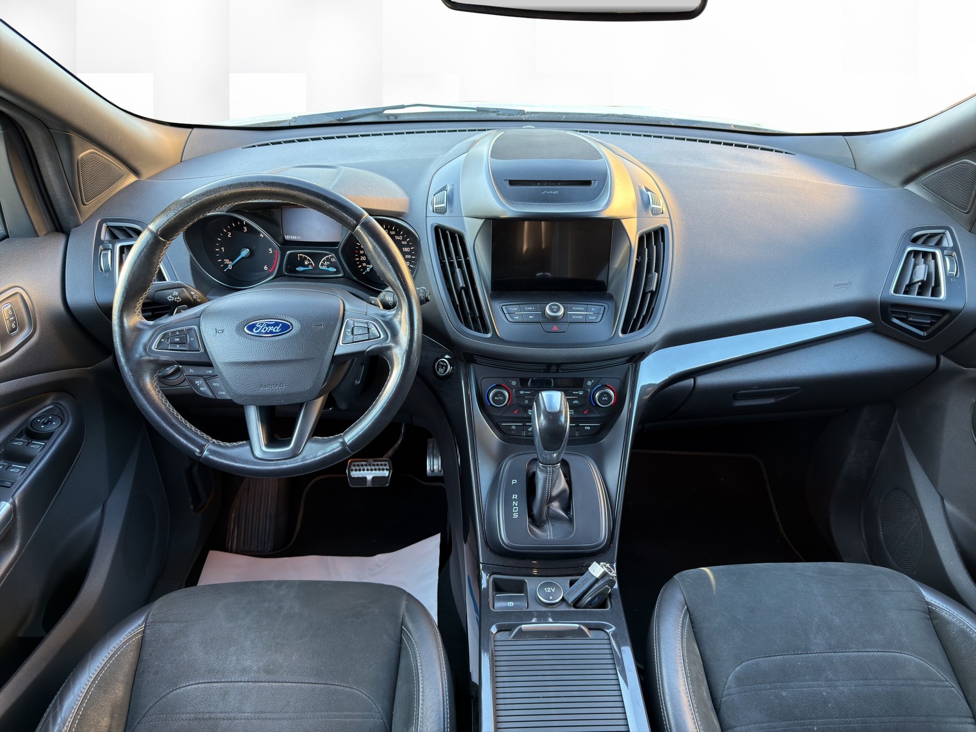 FORD Kuga 2.0 TDCi ST Line 4WD PowerShift-image-12