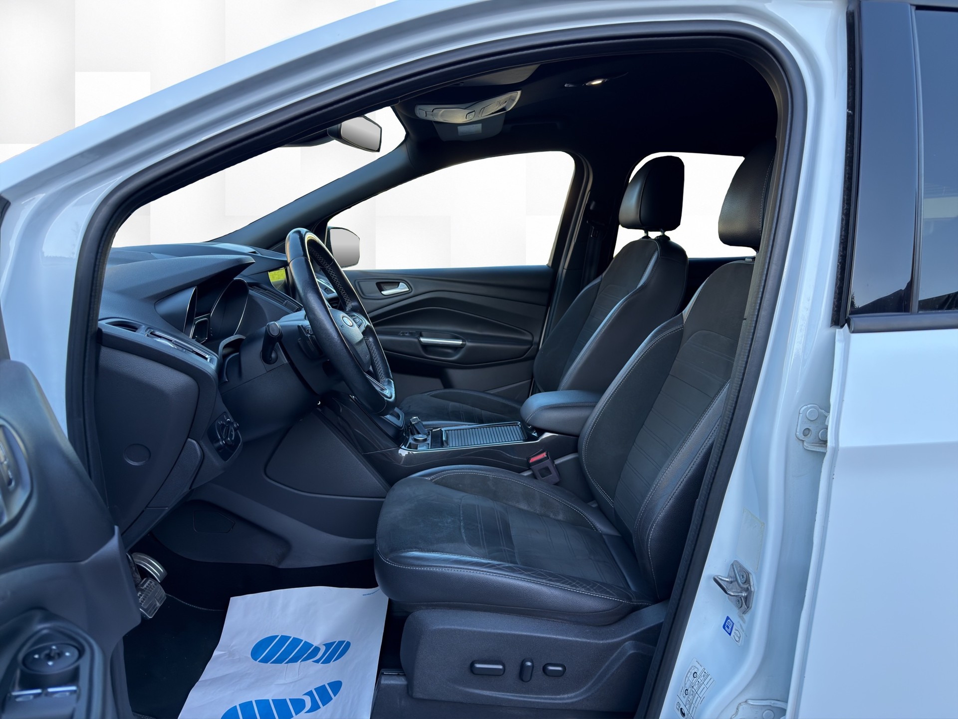 FORD Kuga 2.0 TDCi ST Line 4WD PowerShift-image-8