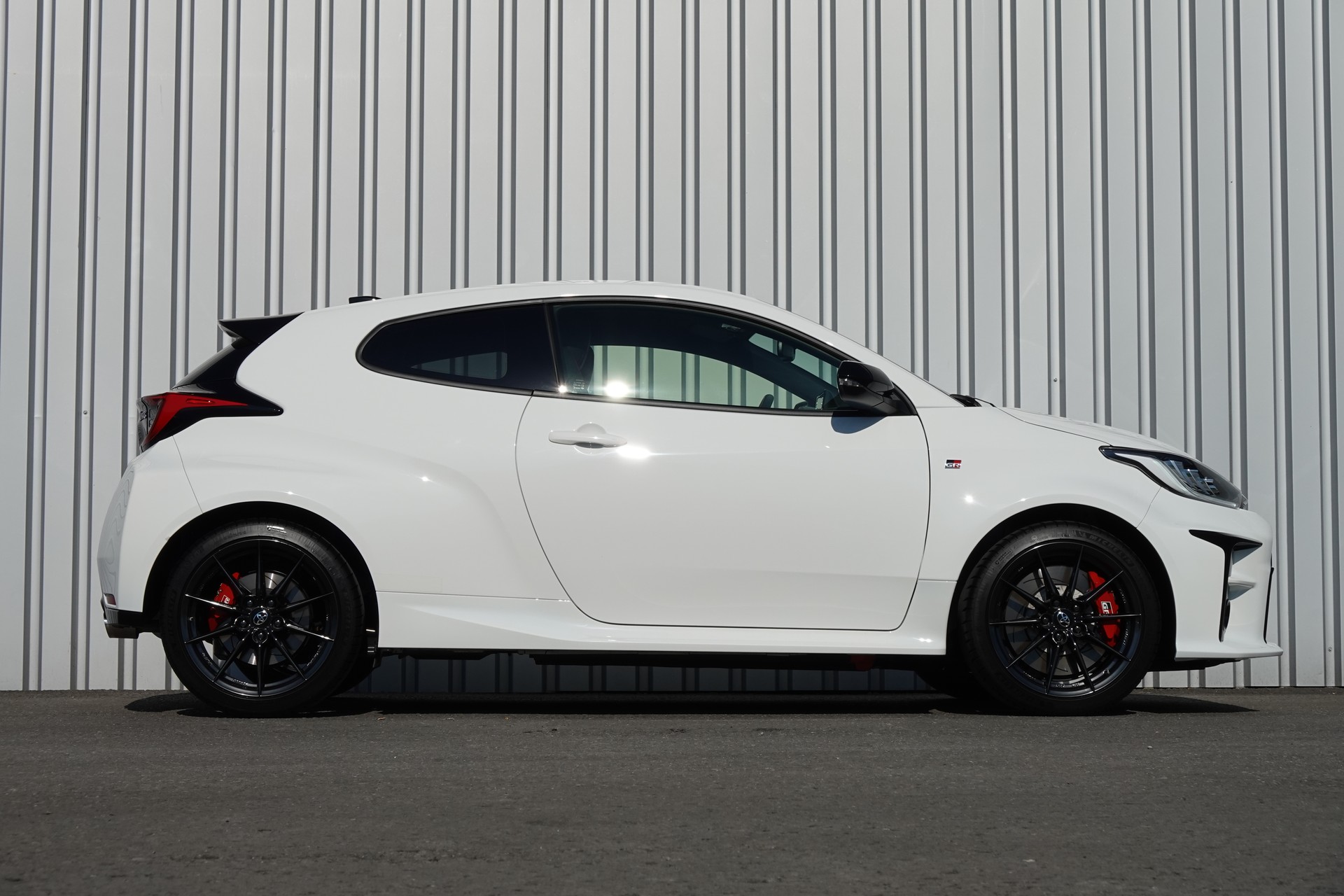 TOYOTA Yaris 1.6 GR Sport-image-2