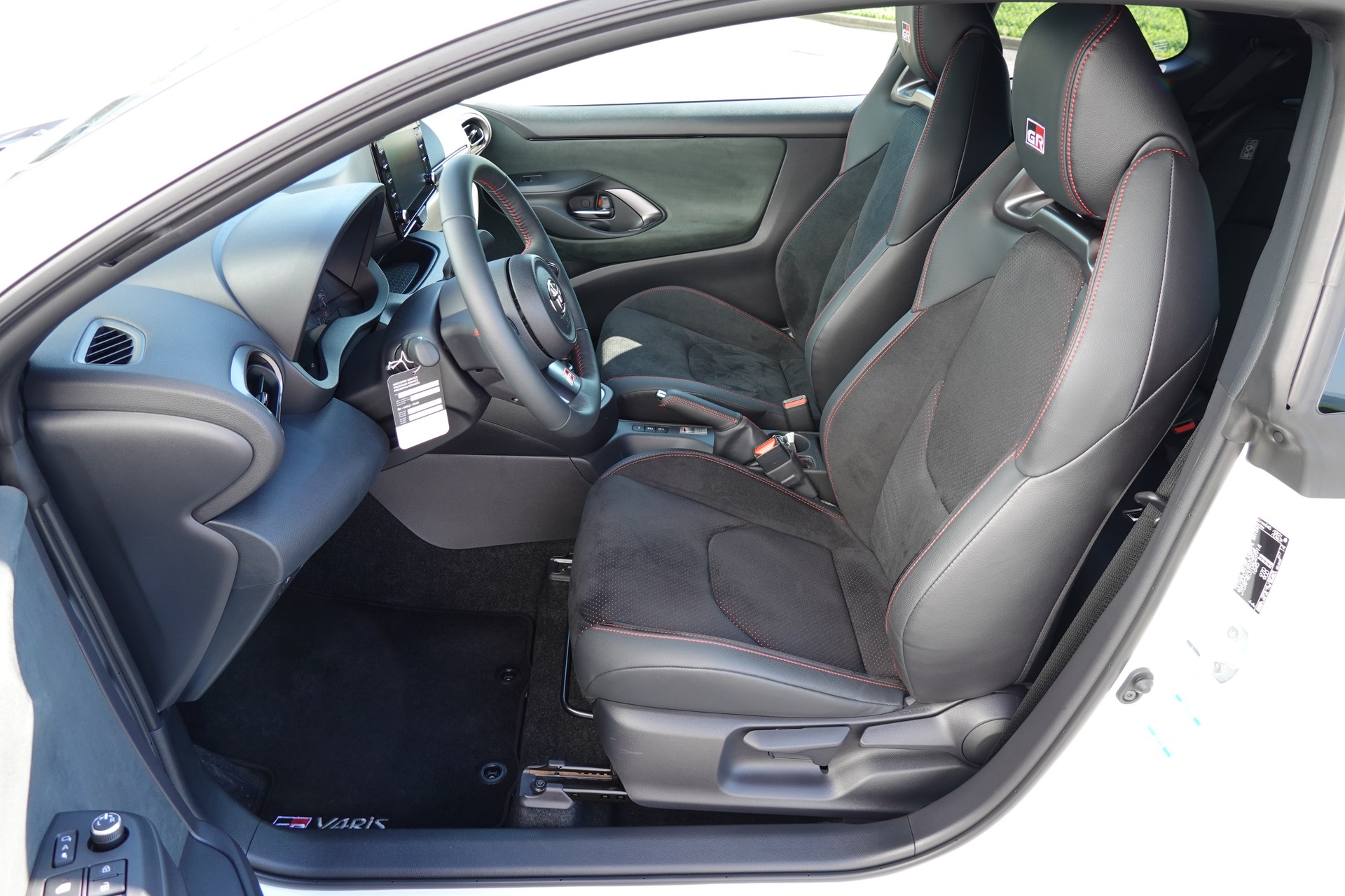 TOYOTA Yaris 1.6 GR Sport-image-9