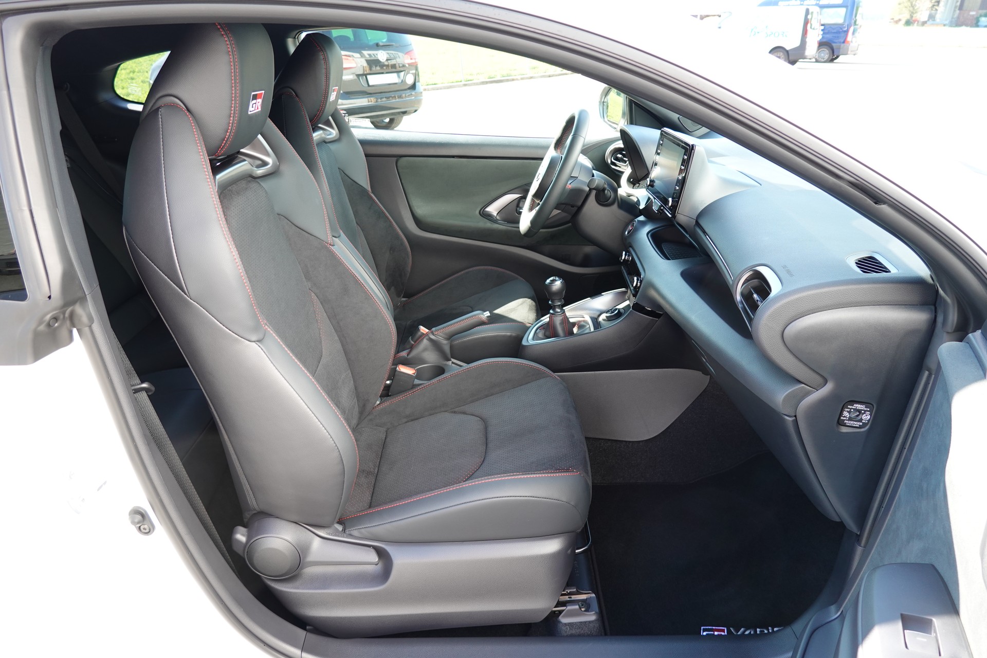 TOYOTA Yaris 1.6 GR Sport-image-11