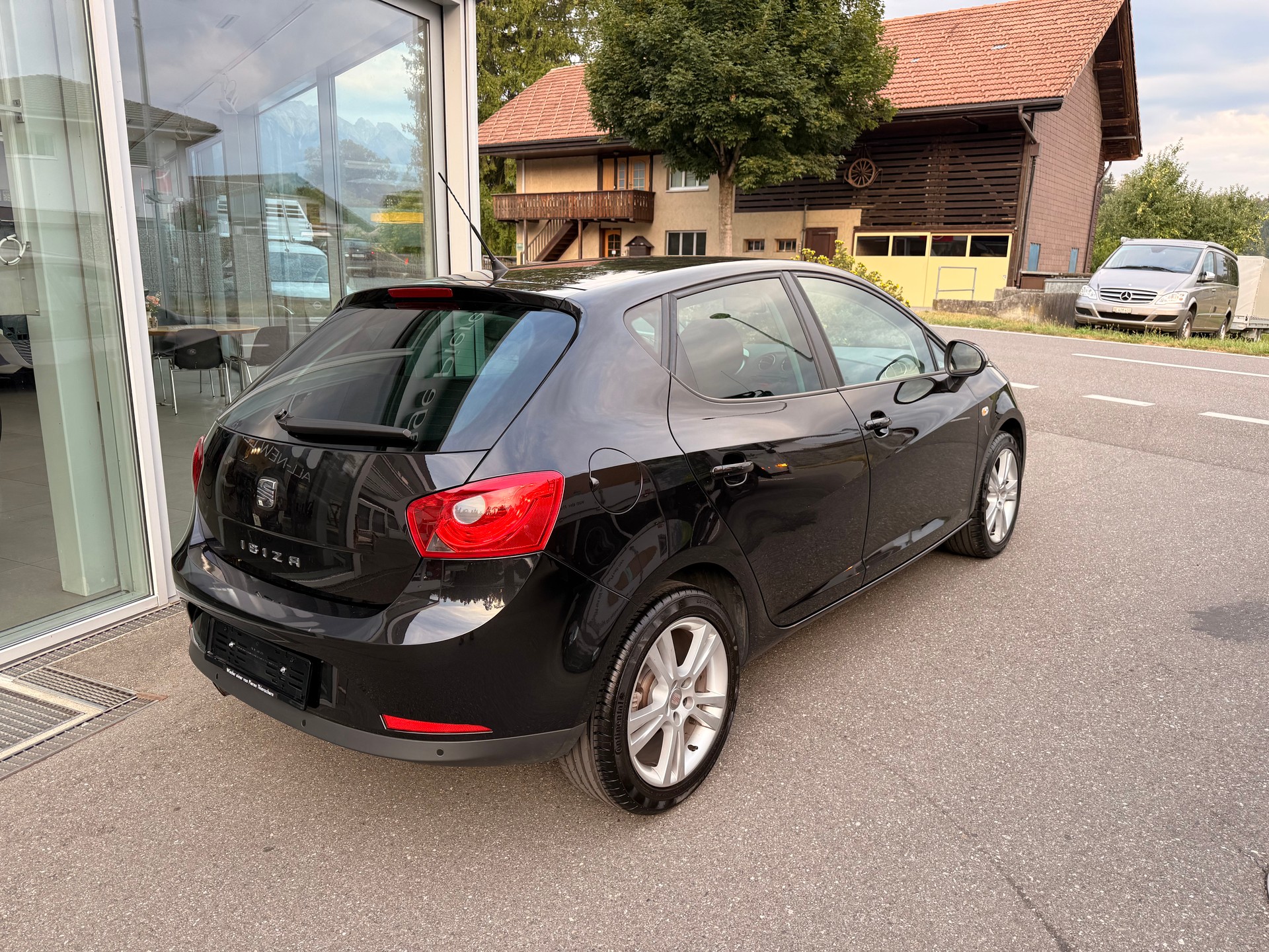 SEAT Ibiza 1.6 Sport-image-3