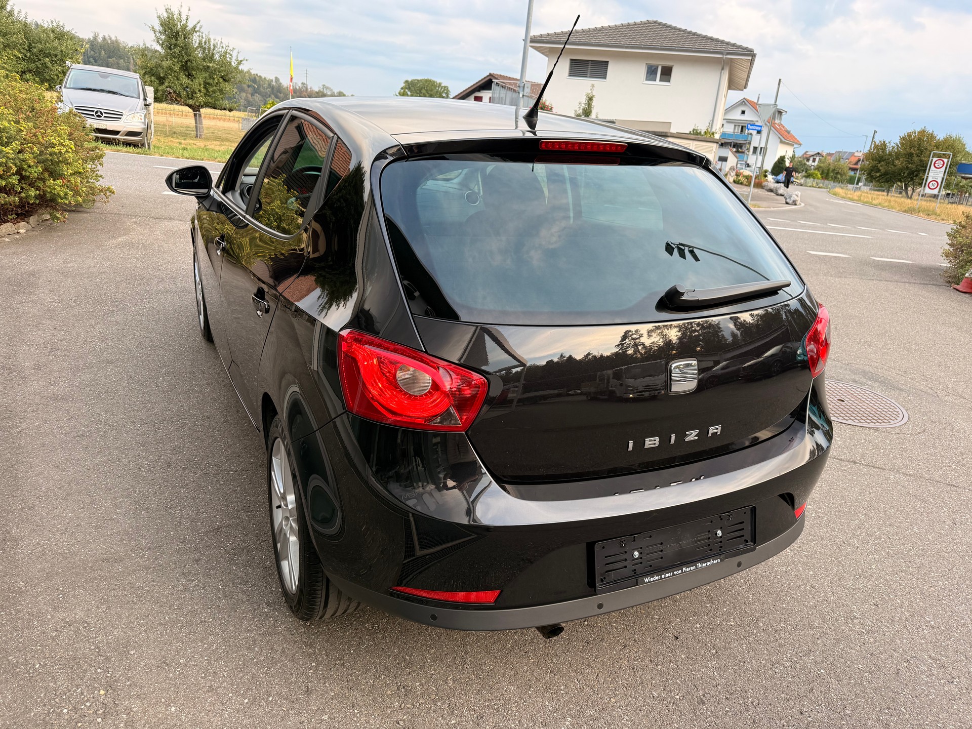 SEAT Ibiza 1.6 Sport-image-2