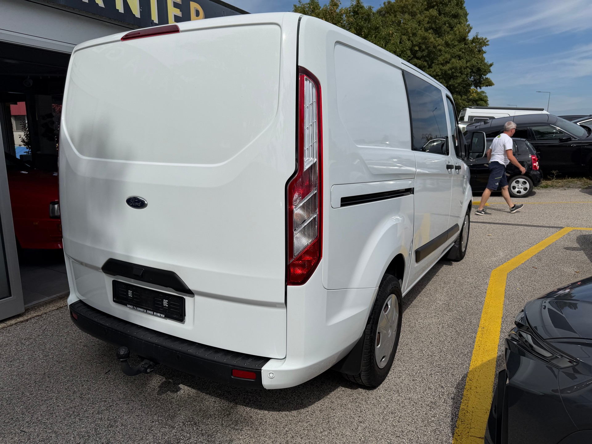 FORD Transit Custom Van 300 L1H1 Trend A-image-2