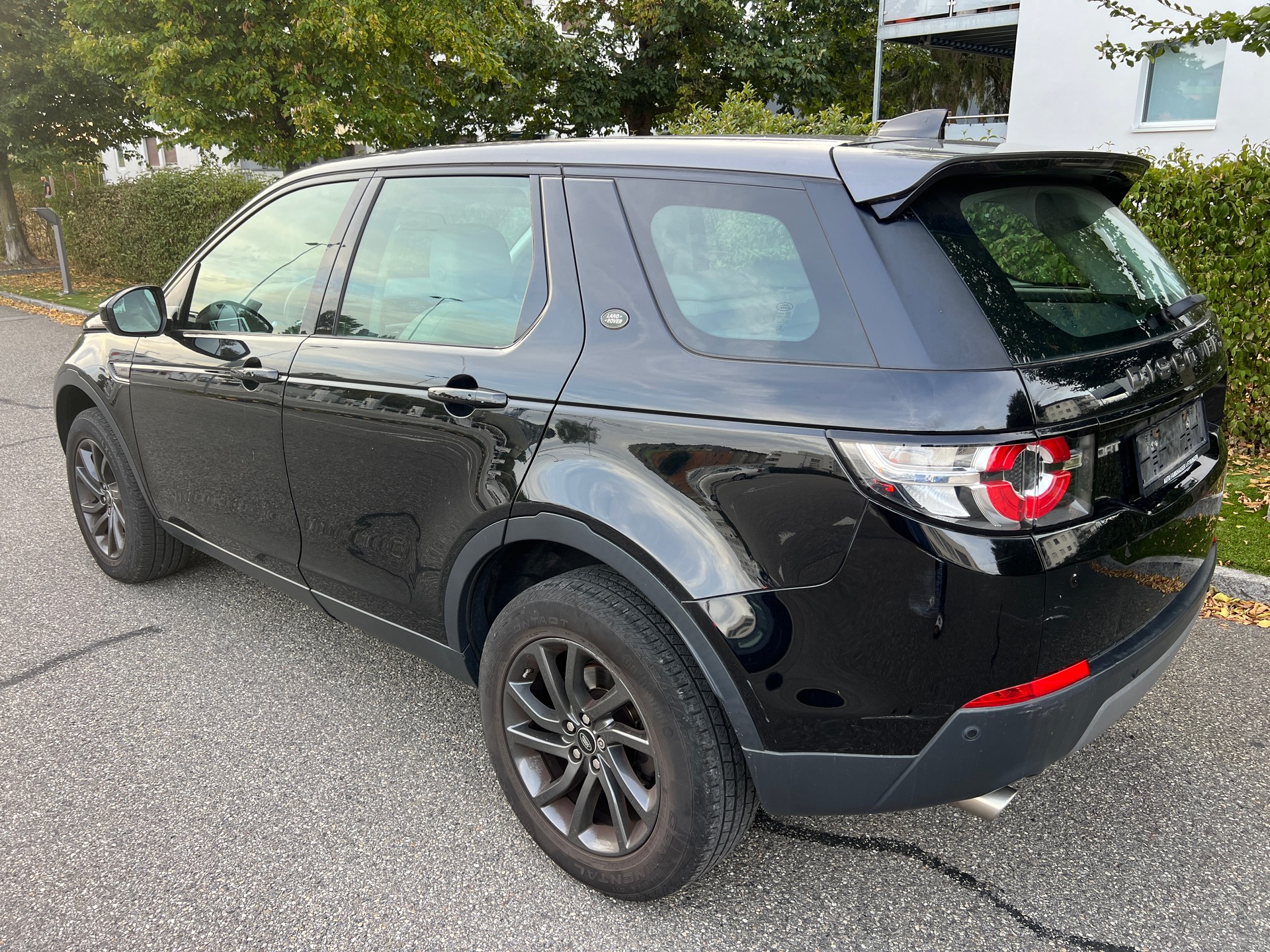 LAND ROVER DISCOVERY-image-3
