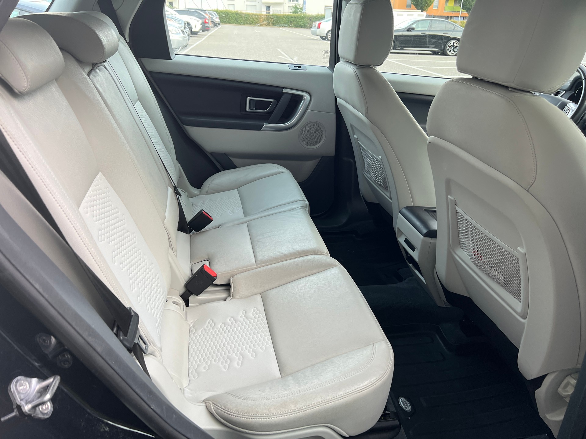 LAND ROVER DISCOVERY-image-11