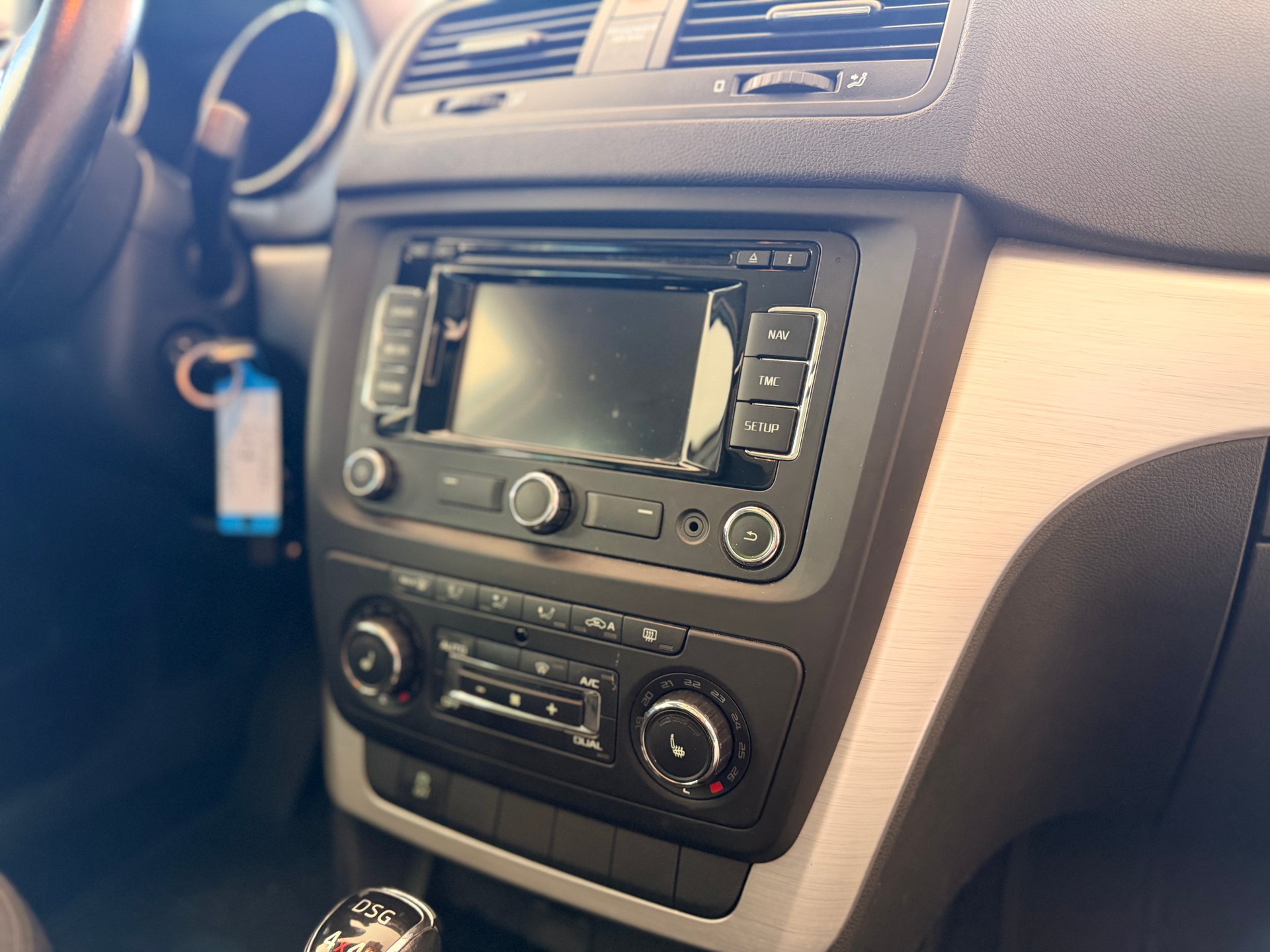 SKODA Yeti 1.8 TSI Ambition 4x4 DSG-image-21