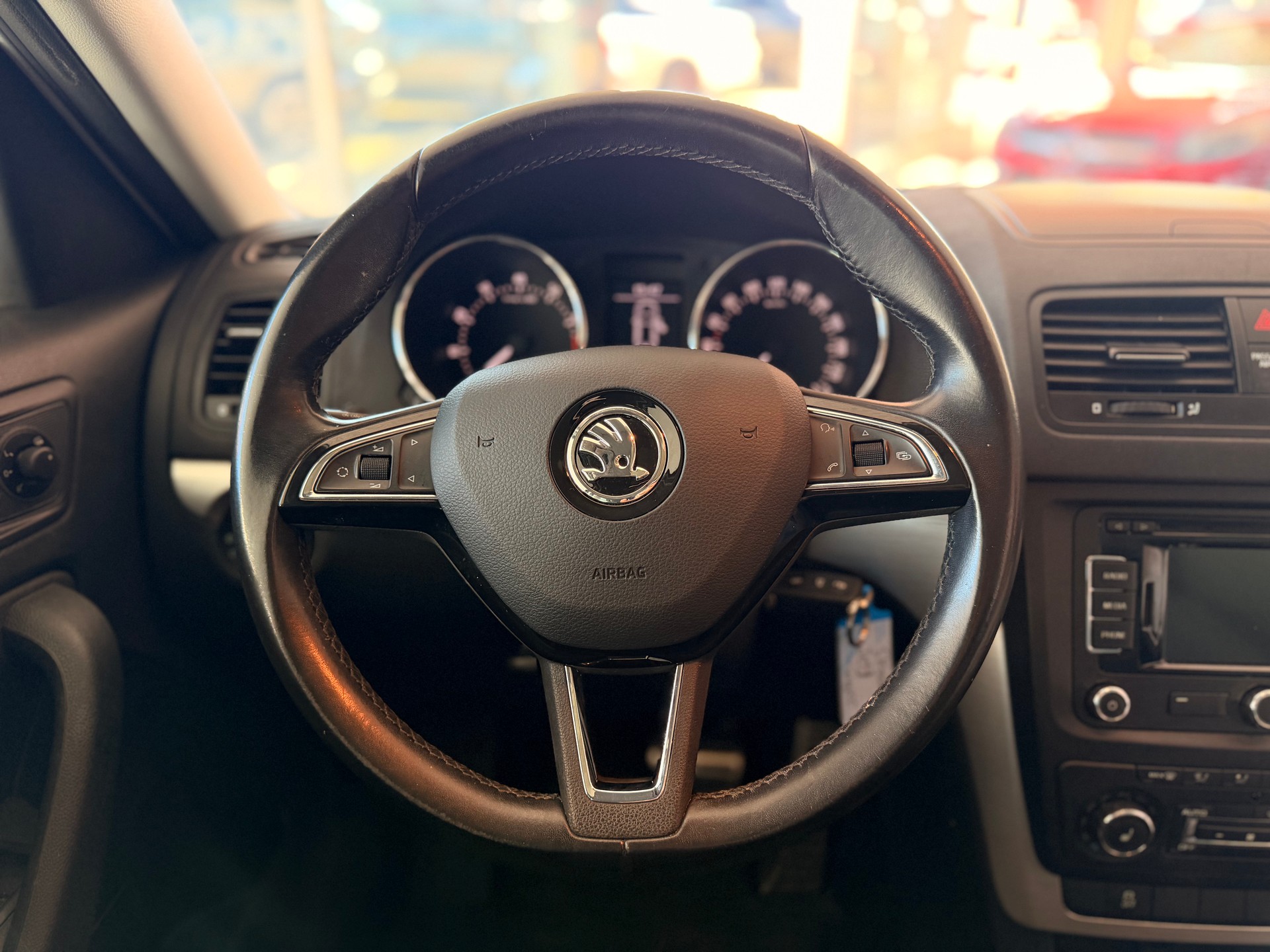 SKODA Yeti 1.8 TSI Ambition 4x4 DSG-image-22