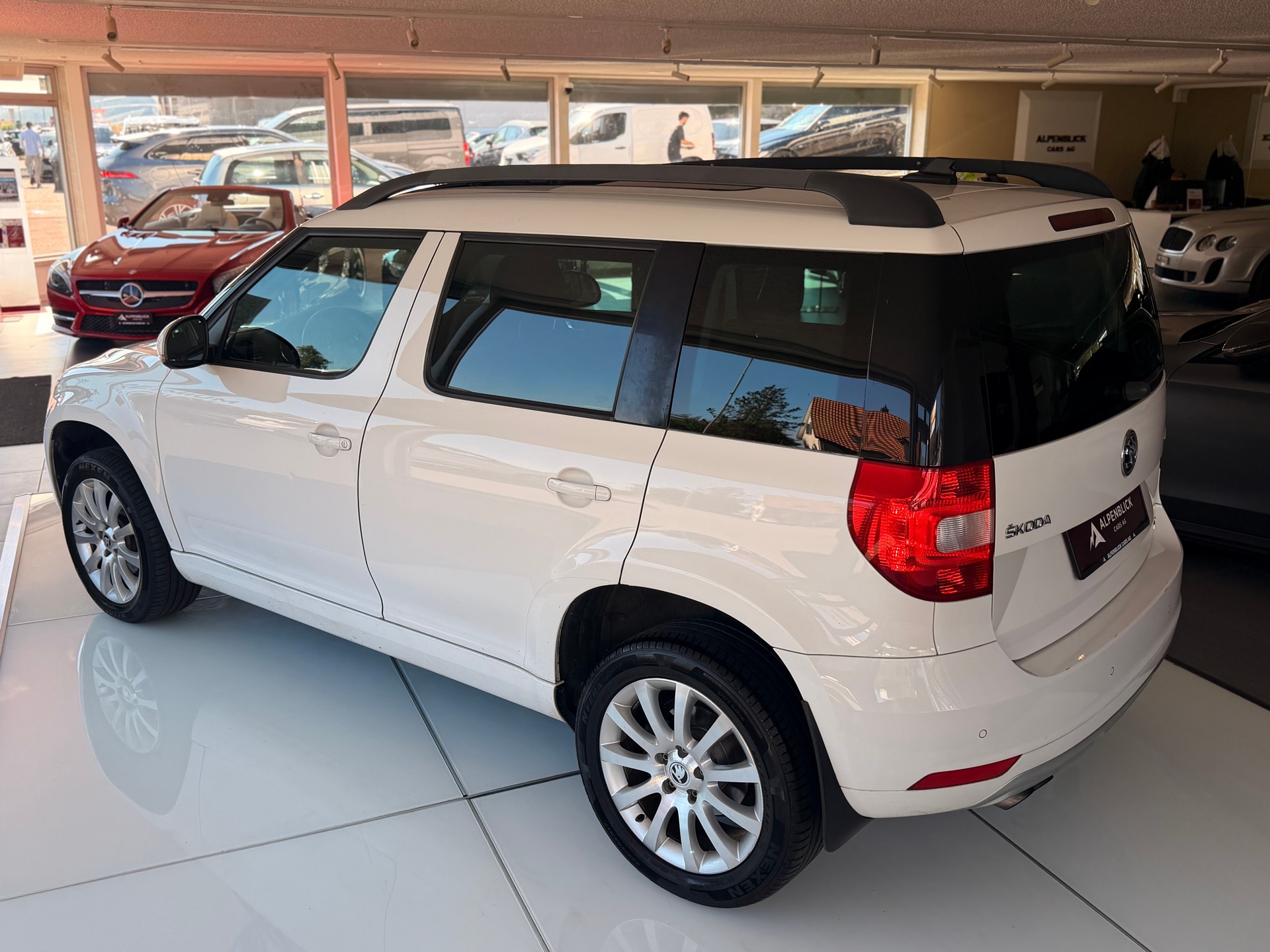SKODA Yeti 1.8 TSI Ambition 4x4 DSG-image-10
