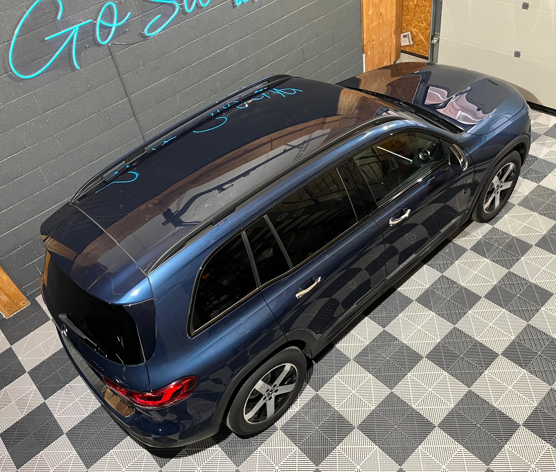 MERCEDES-BENZ GLB 250 4Matic Progressive 8G-Tronic-image-2