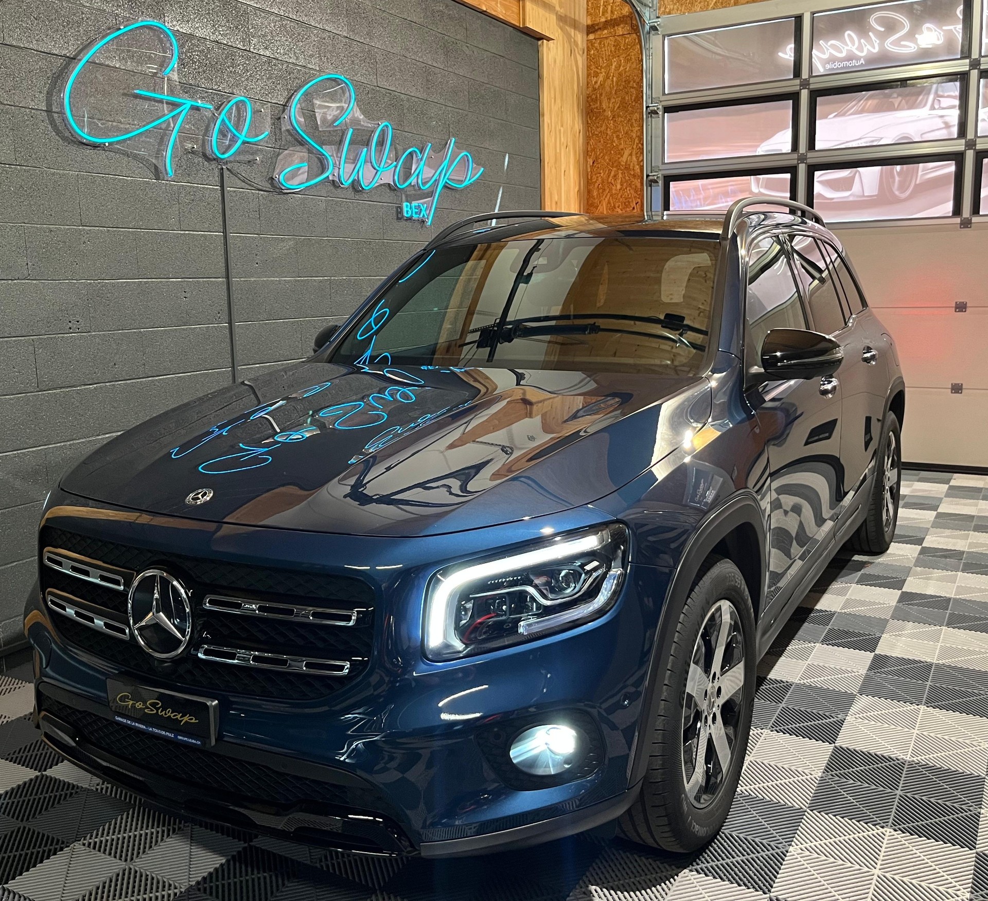 MERCEDES-BENZ GLB 250 4Matic Progressive 8G-Tronic-image-4