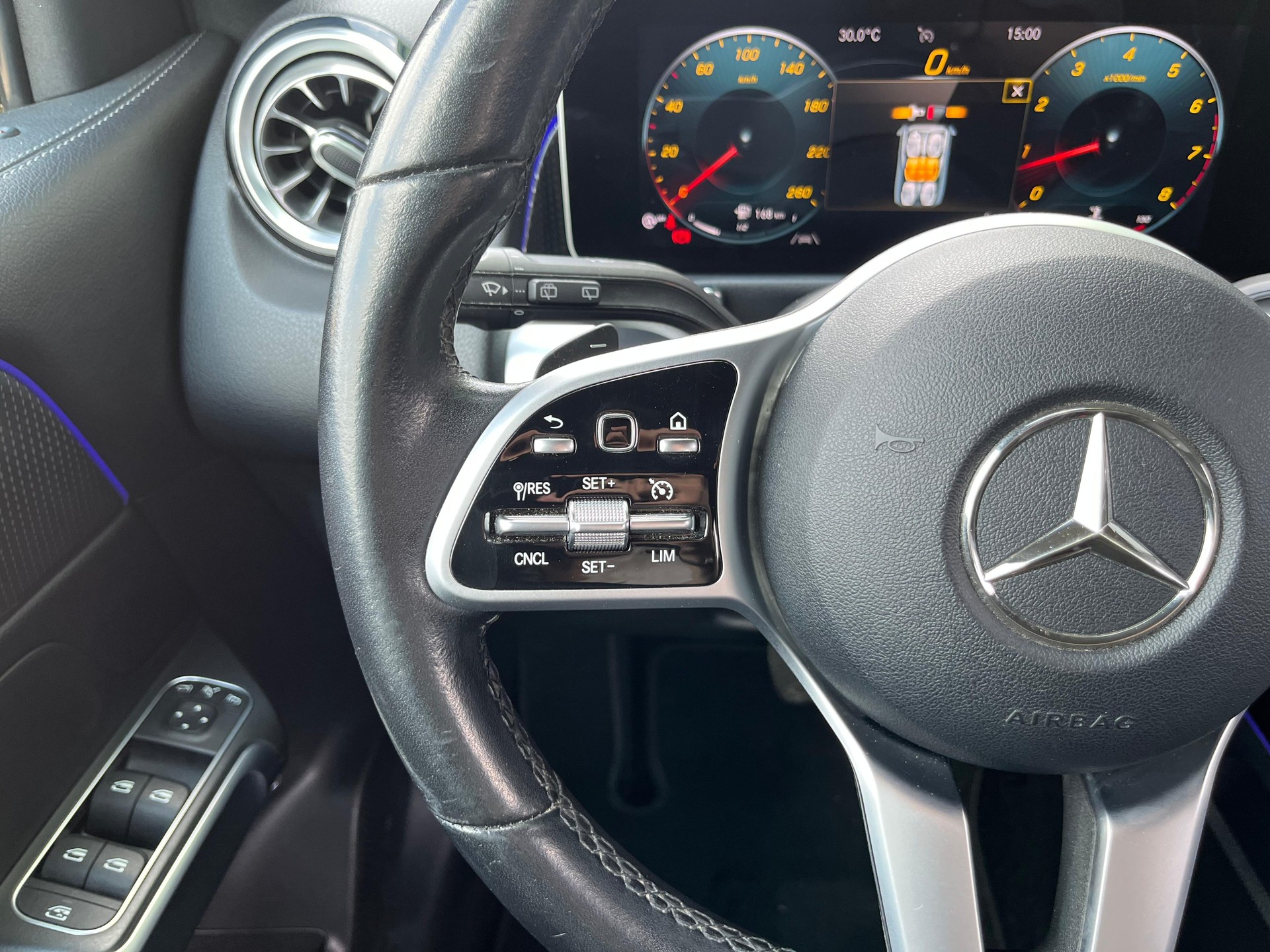 MERCEDES-BENZ GLB 250 4Matic Progressive 8G-Tronic-image-15
