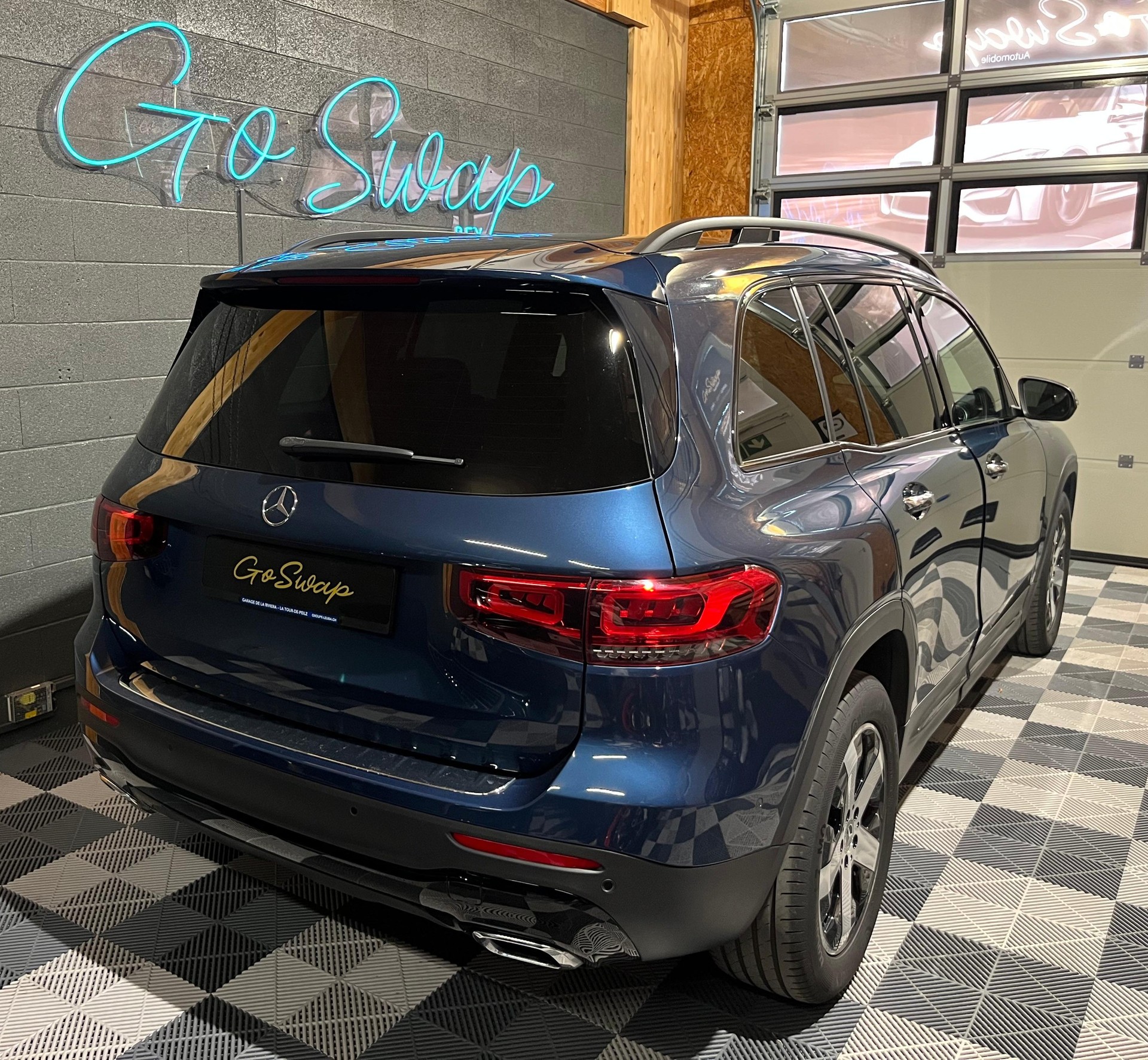 MERCEDES-BENZ GLB 250 4Matic Progressive 8G-Tronic-image-3