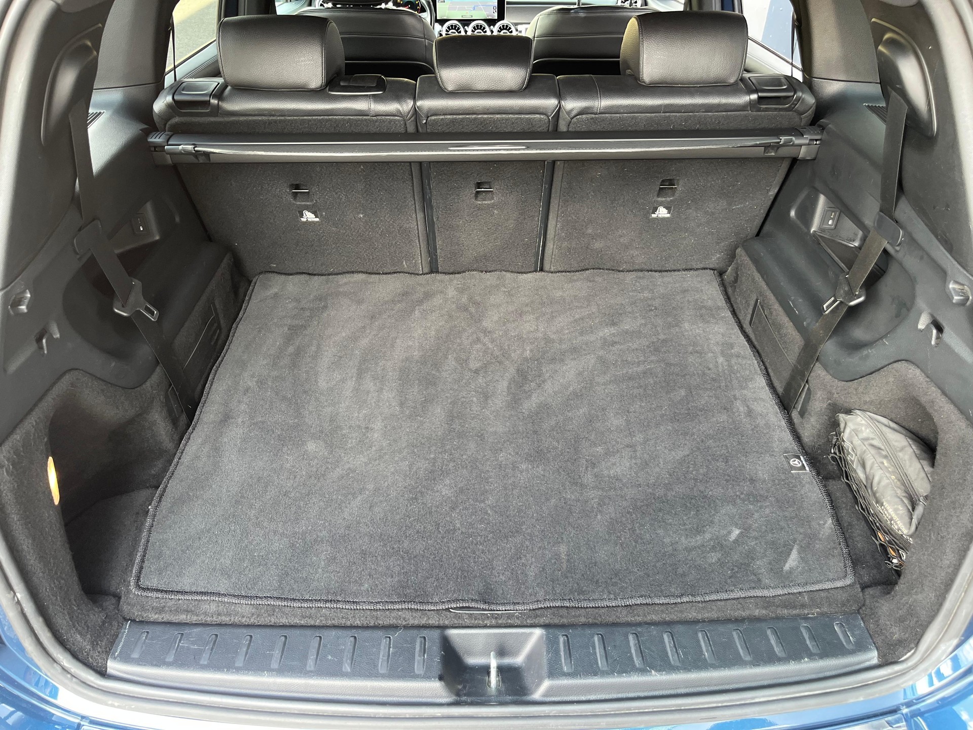 MERCEDES-BENZ GLB 250 4Matic Progressive 8G-Tronic-image-19