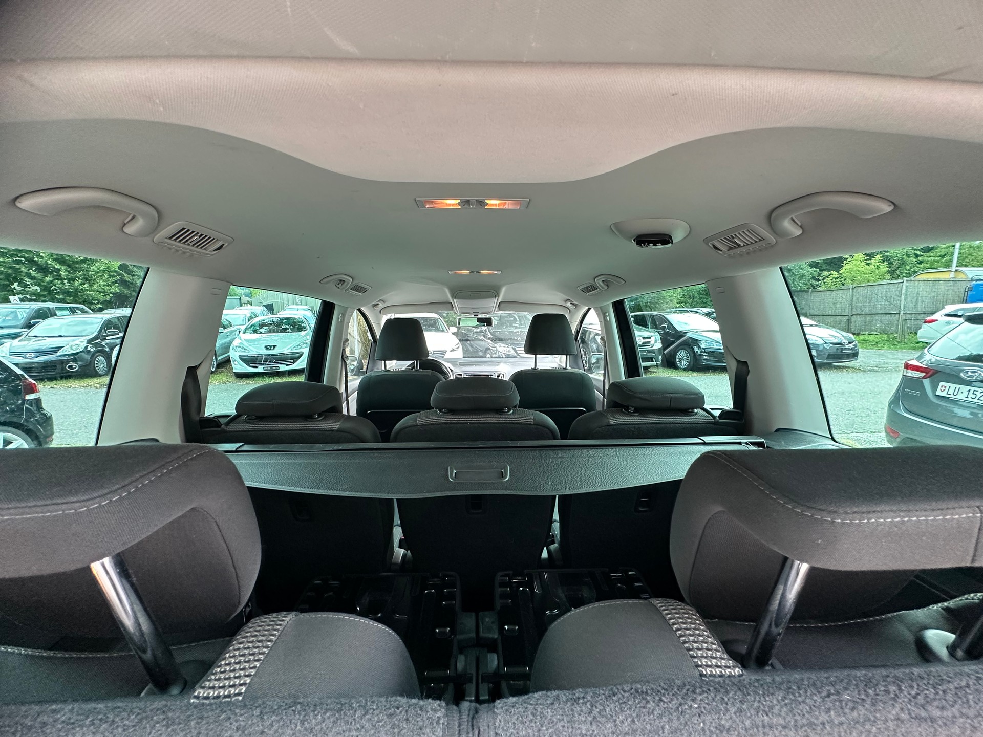 VW Sharan 2.0 TDI BlueMotion Technology Highline DSG-image-8