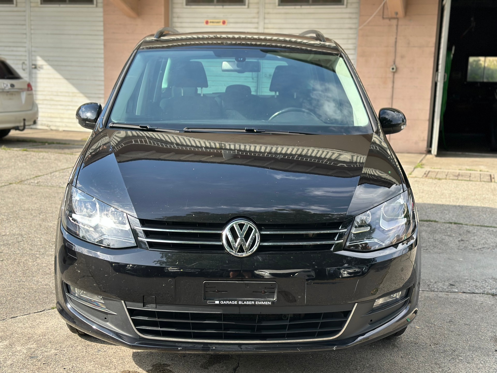VW Sharan 2.0 TDI BlueMotion Technology Highline DSG-image-0