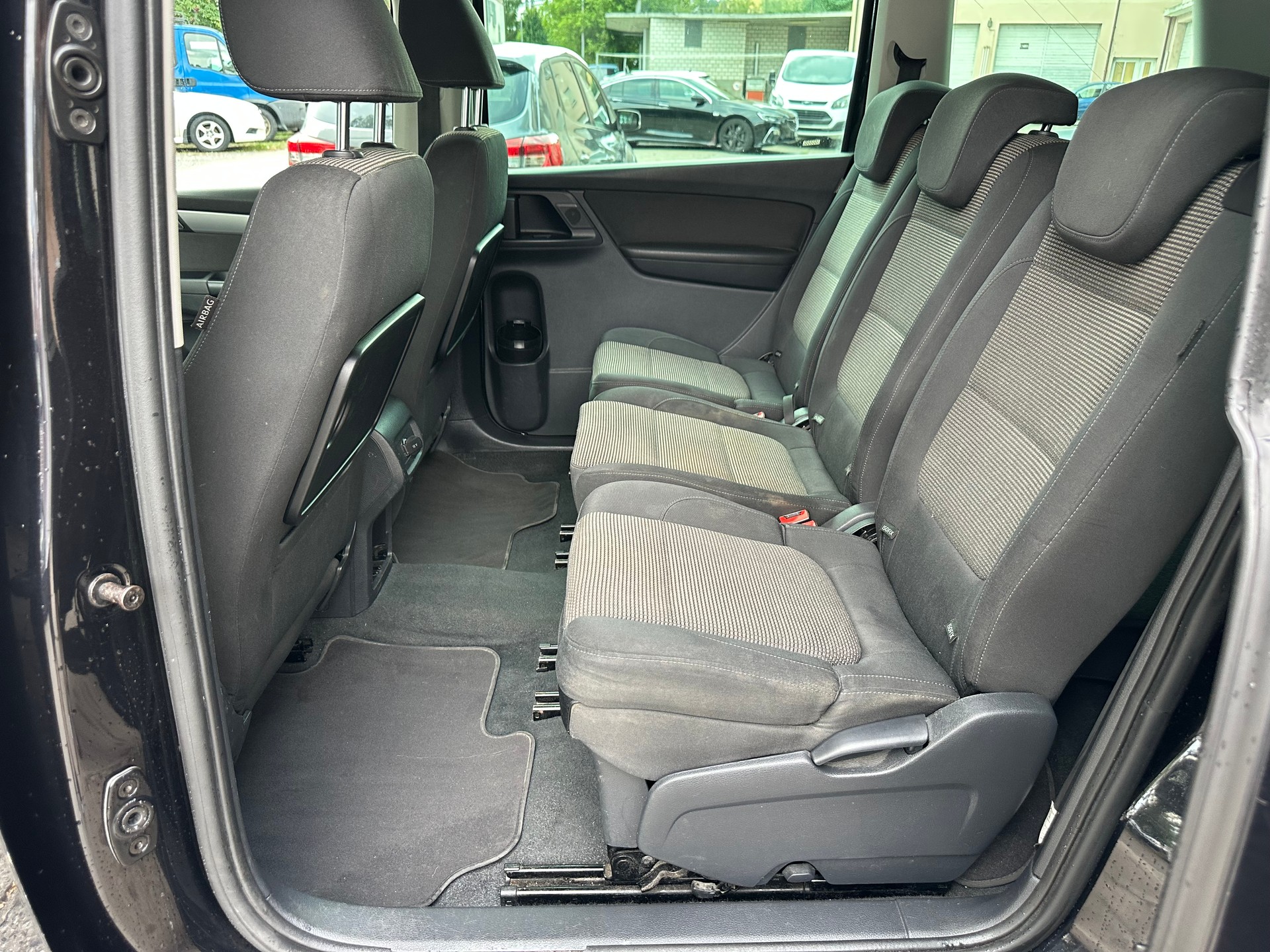 VW Sharan 2.0 TDI BlueMotion Technology Highline DSG-image-9