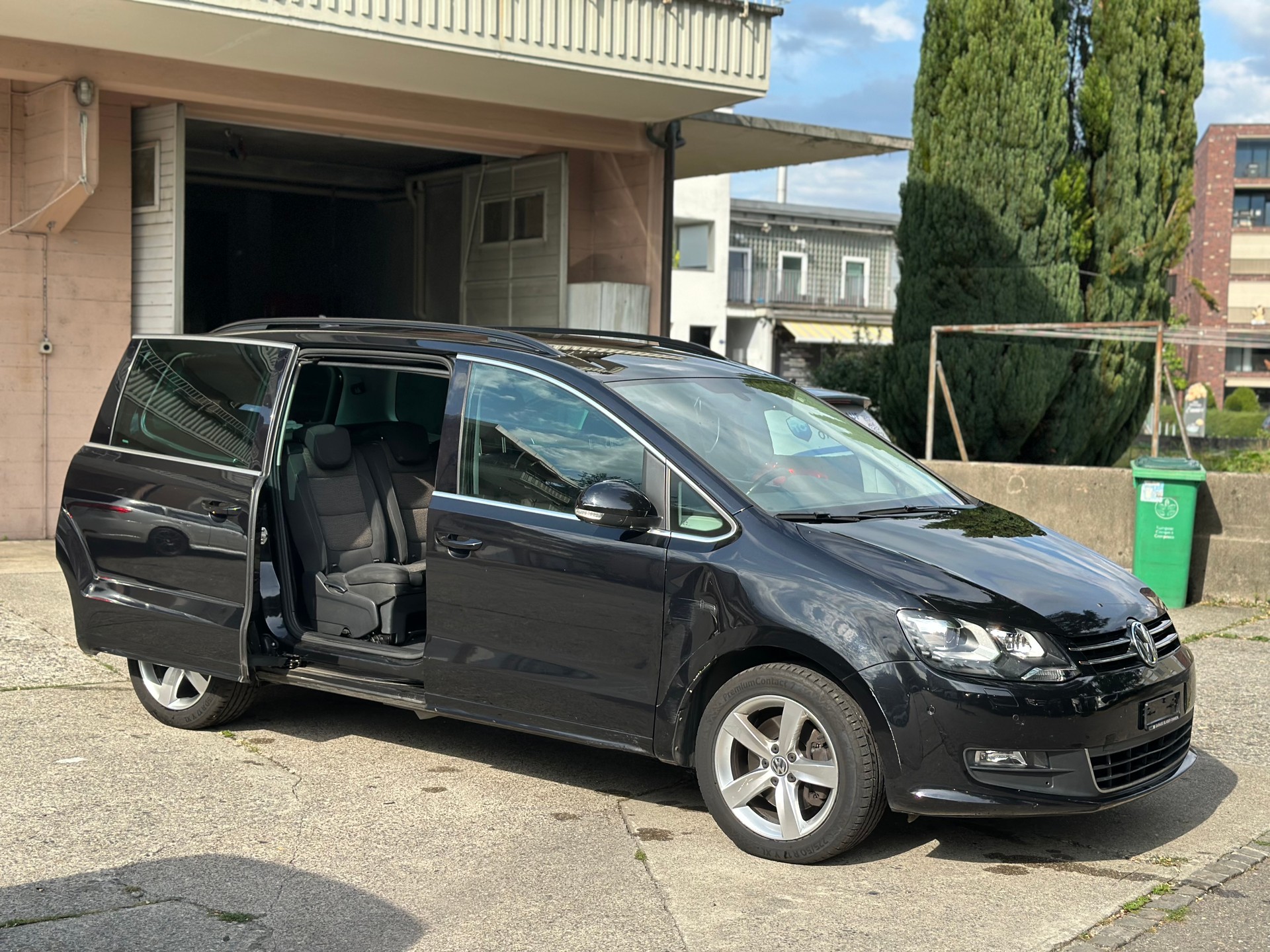 VW Sharan 2.0 TDI BlueMotion Technology Highline DSG-image-2