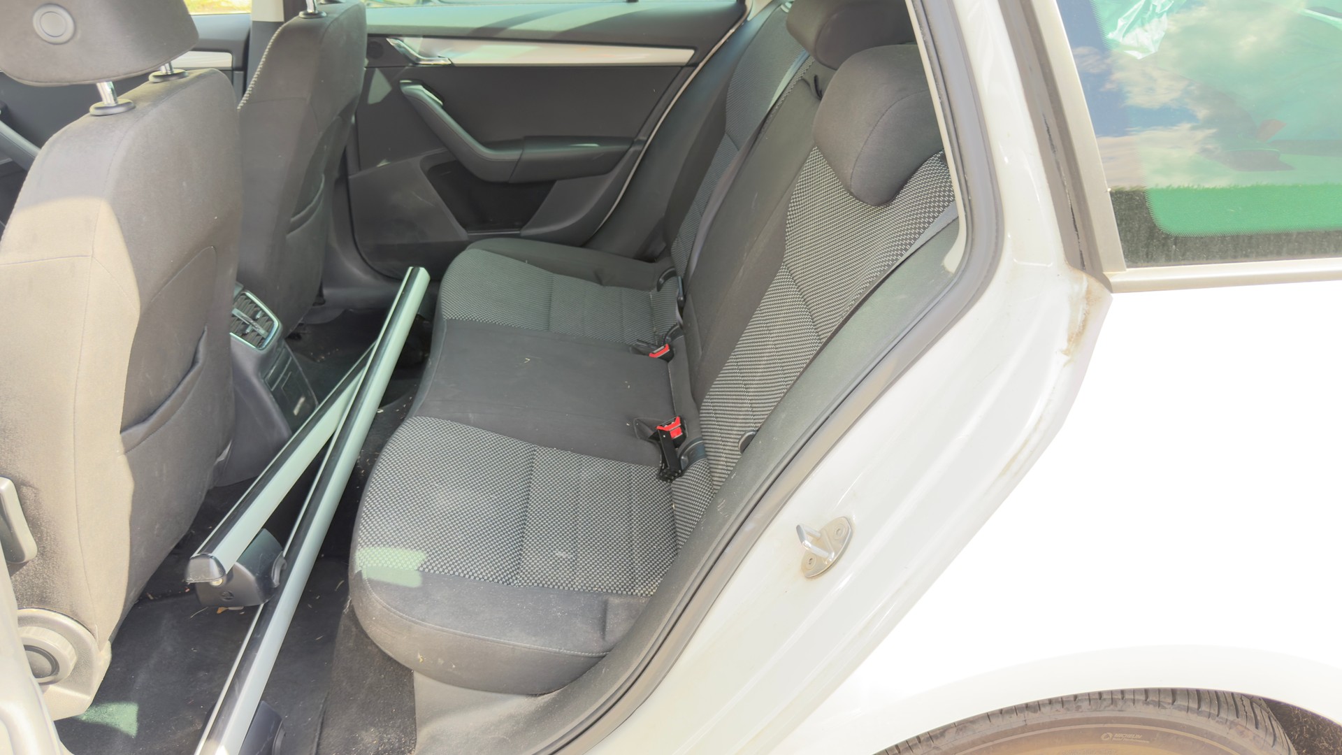 SKODA Octavia Combi 1.8 TSI Ambition 4x4 DSG-image-12