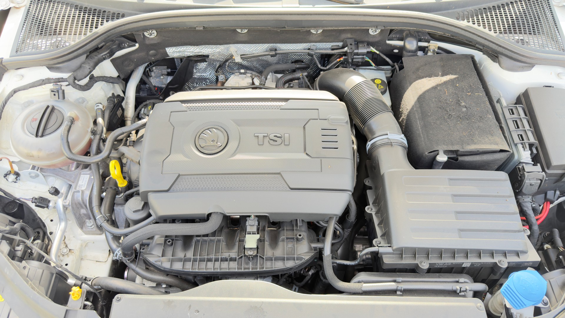 SKODA Octavia Combi 1.8 TSI Ambition 4x4 DSG-image-9
