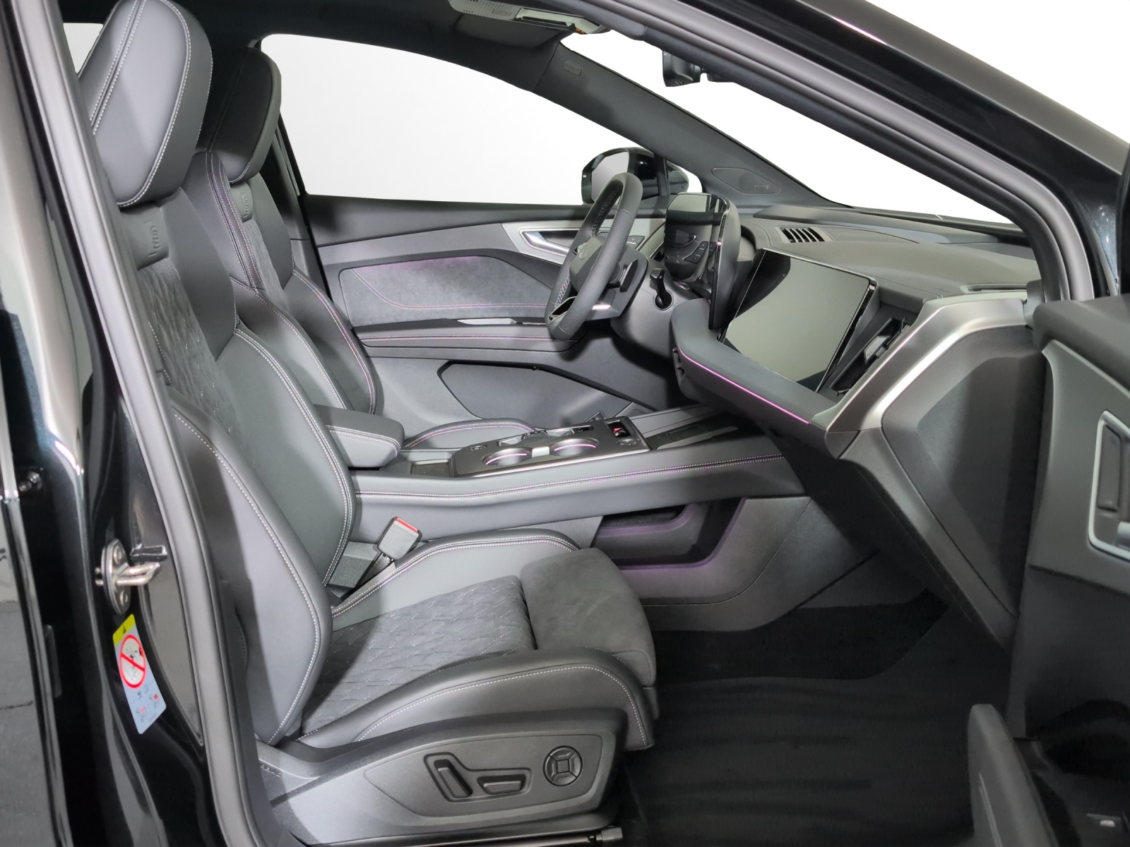 AUDI Q4 e-tron SUV quattro performance-image-6
