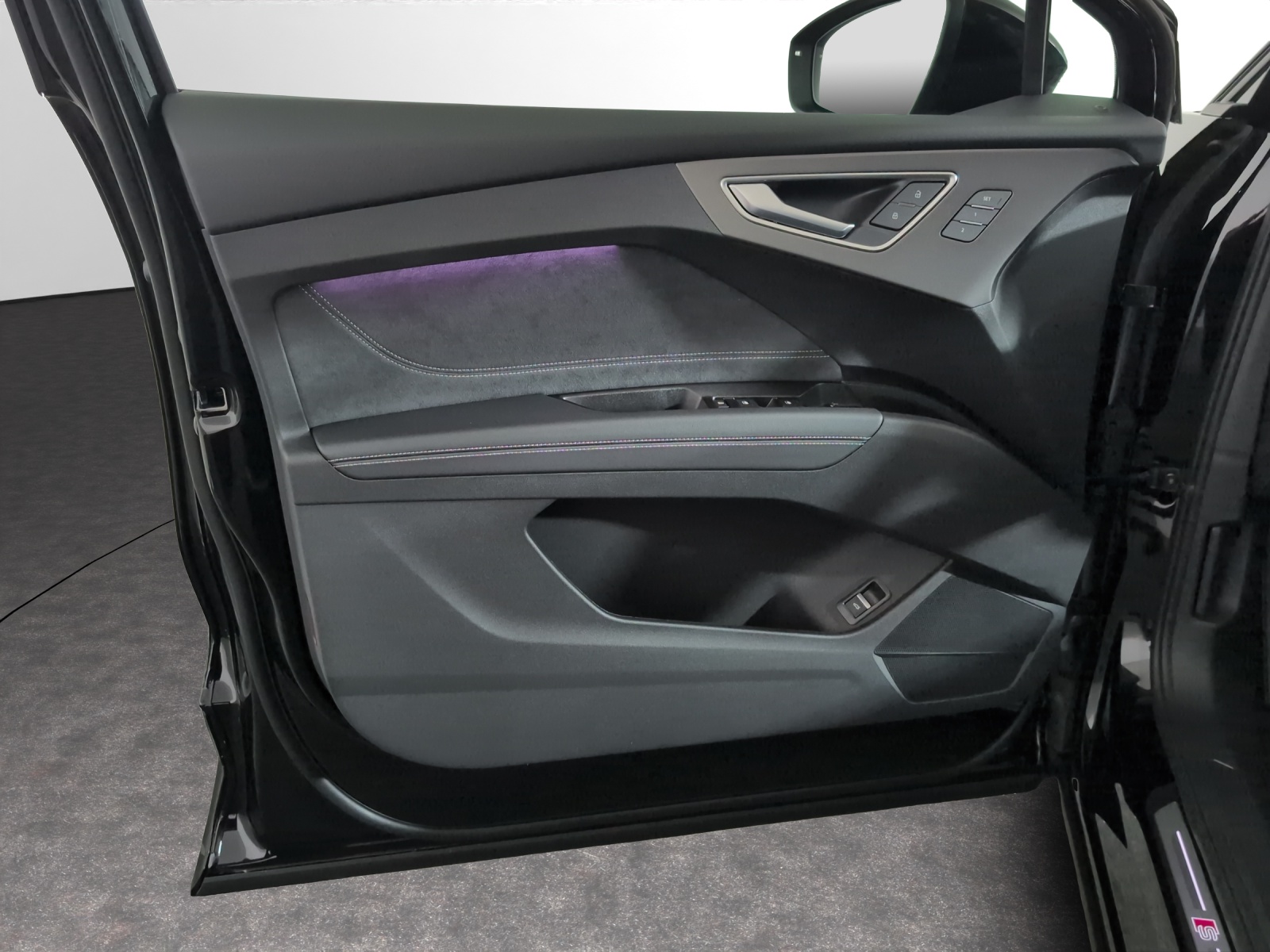 AUDI Q4 e-tron SUV quattro performance-image-14