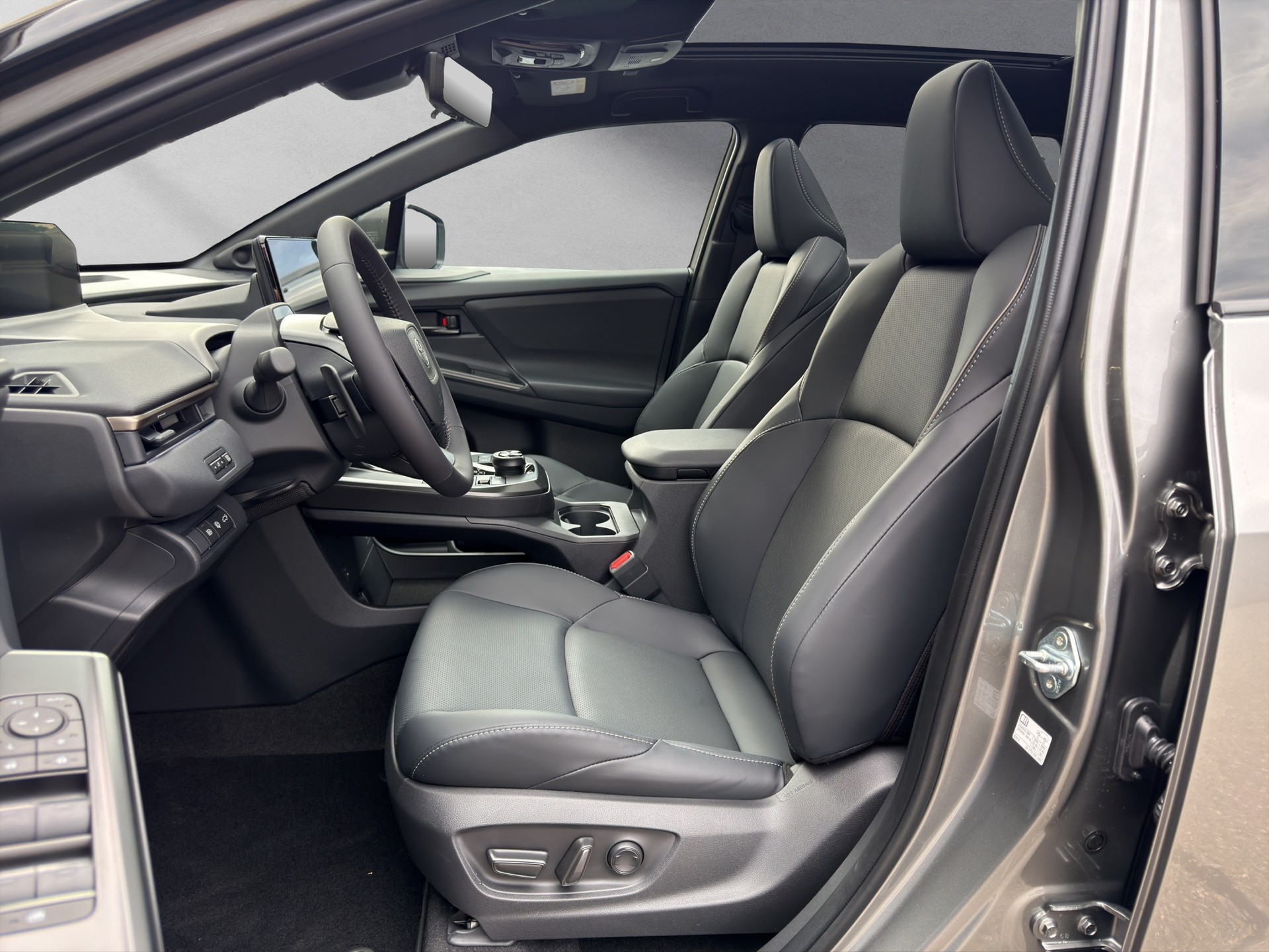TOYOTA bZ4X Premium AWD-image-8