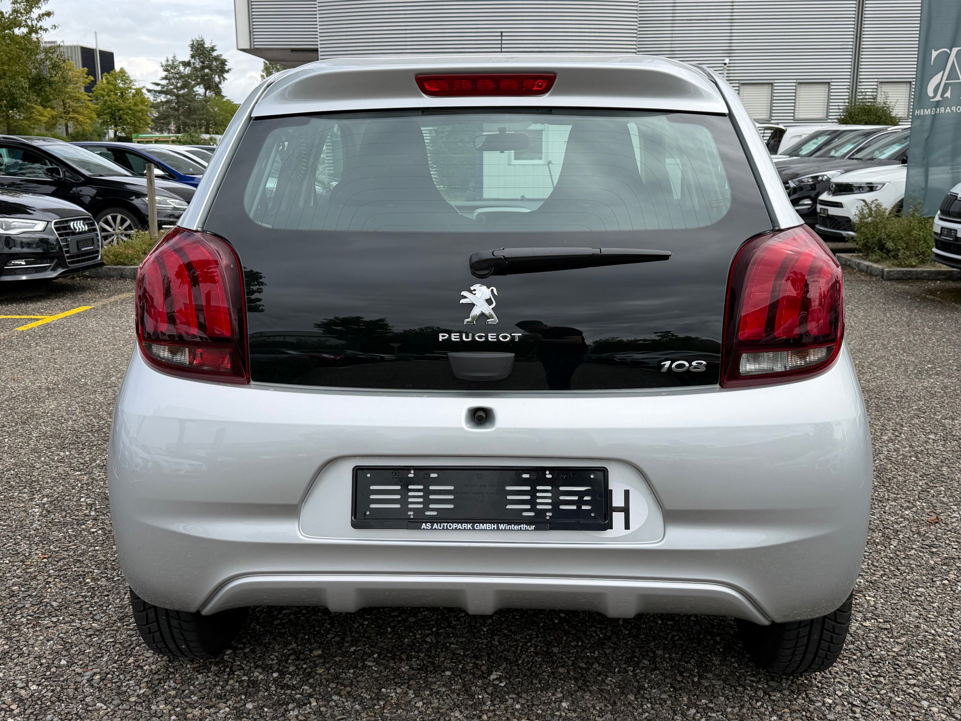 PEUGEOT 108 1.0 VTi Envy-image-5